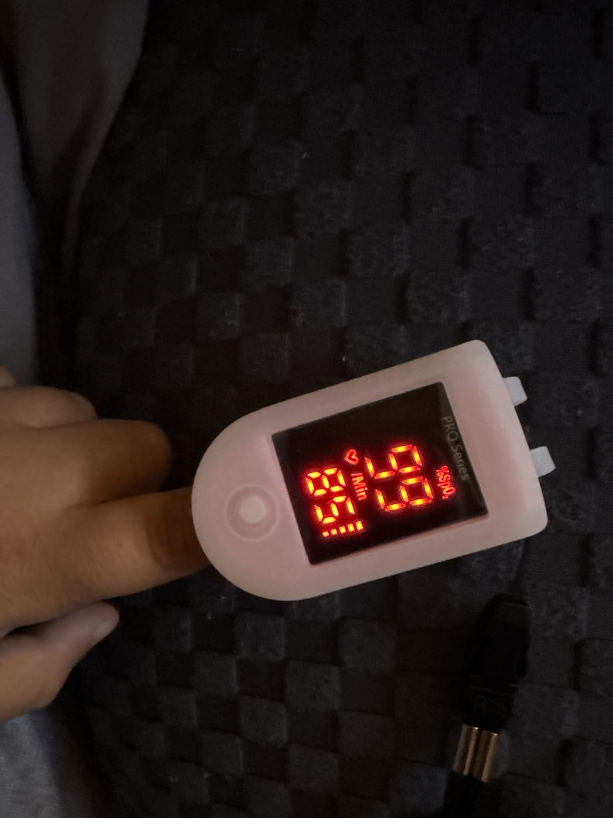 Zacurate Pro Series 500DL Fingertip Pulse Oximeter Blood Oxygen Saturation Monitor with Silicone Cover, Batteries and Lanyard customer photo 2