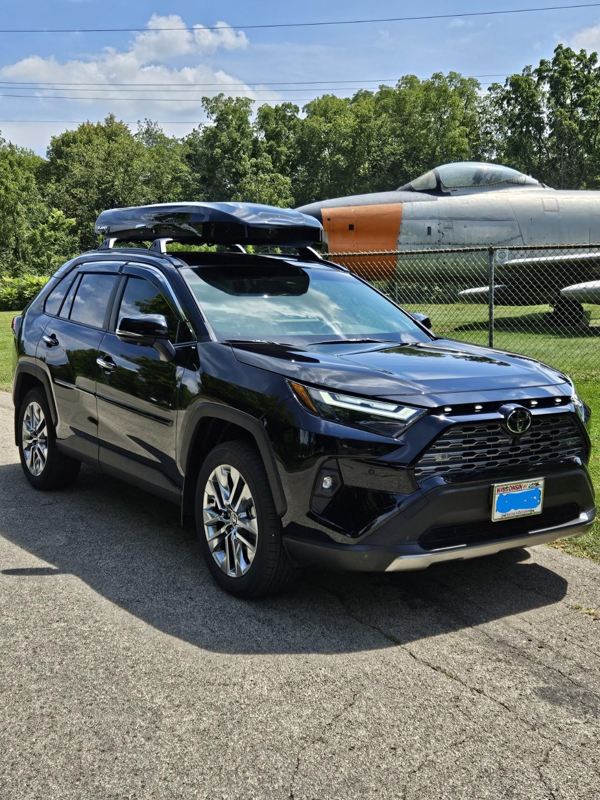Inno Wedge 660 Cargo Box - 11 Cubic FT (Gloss Black) customer photo 2