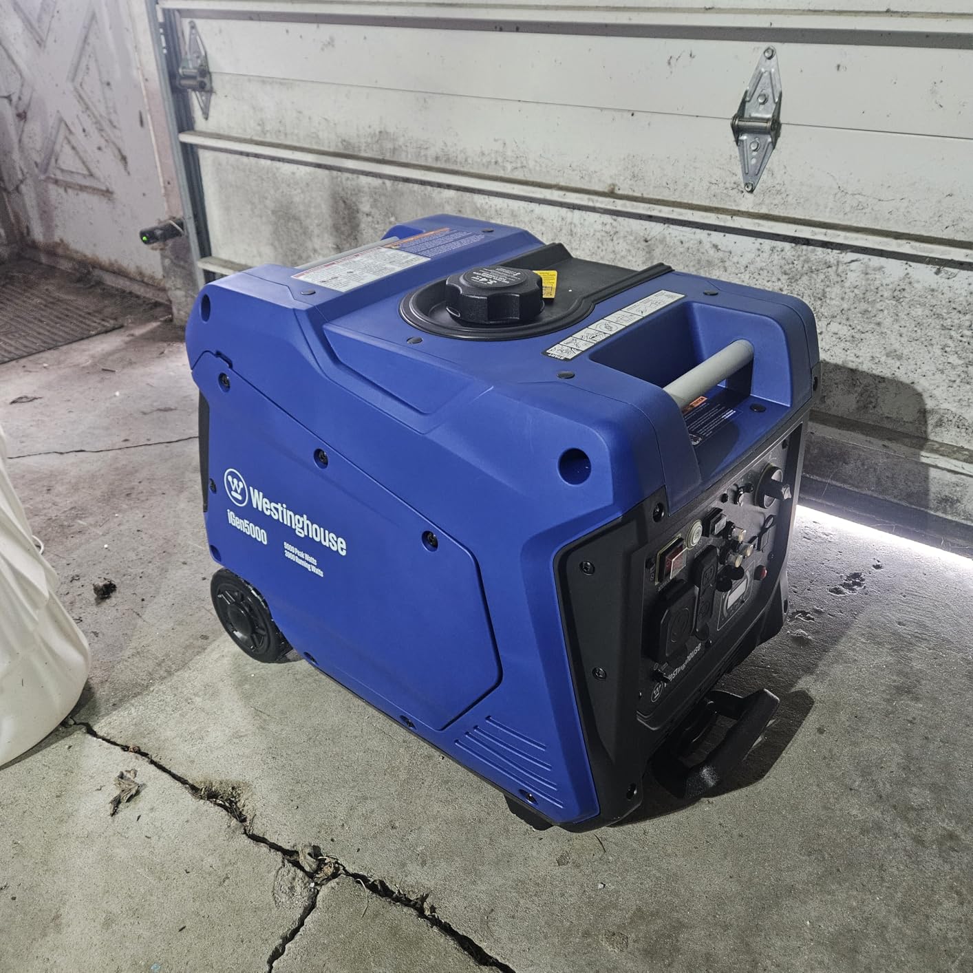 Westinghouse 5000 Peak Watt Super Quiet Portable Inverter Generator, Remote Electric Start with Auto Choke customer photo 1