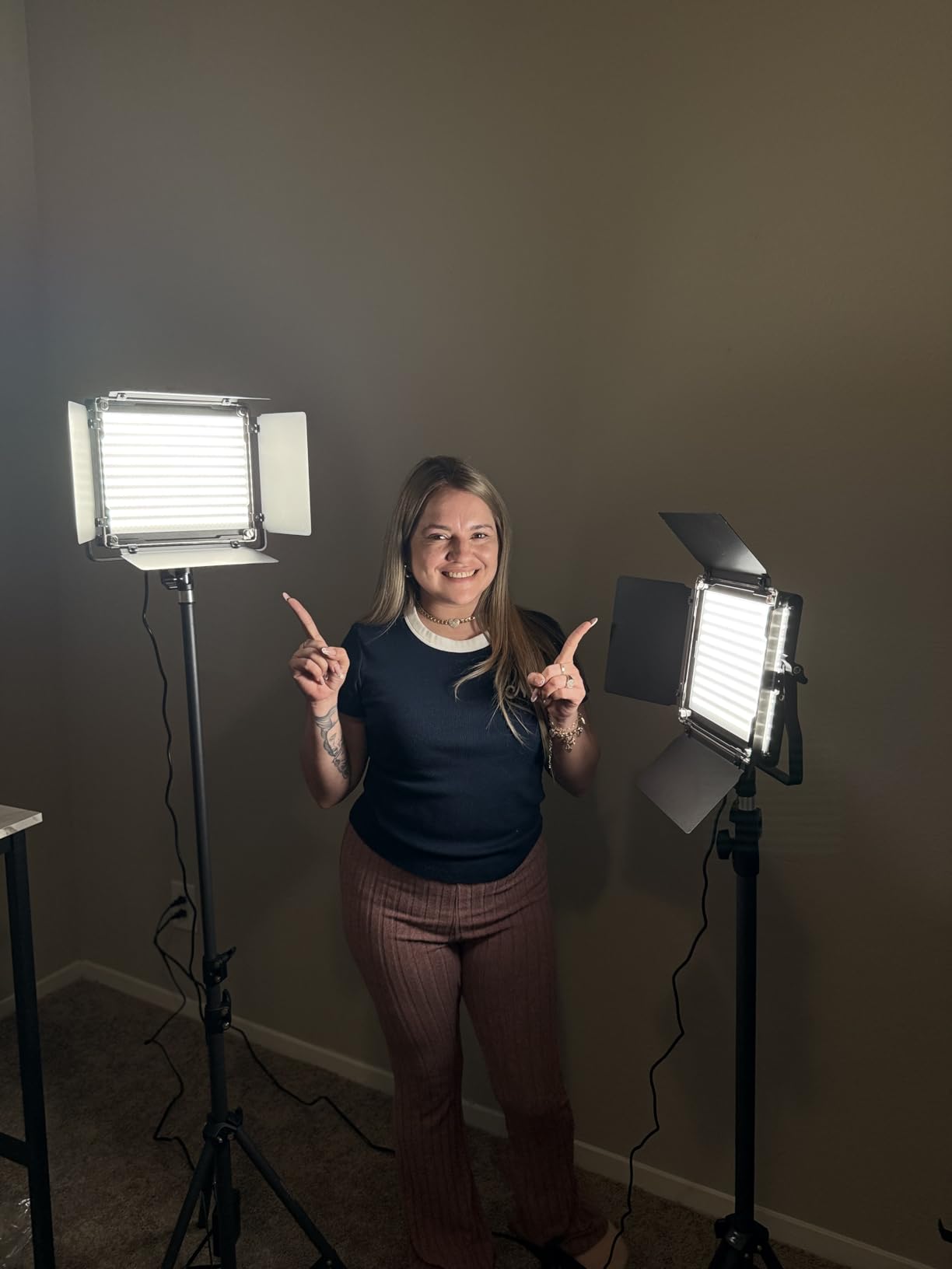 NEEWER 2 Pack Bi Color 660 LED Video Light and Stand Kit: (2) 3200-5600K CRI 96+ Dimmable Light with U Bracket and Barndoor, (2) 75 inches Light Stand for Studio Photography, Video Recording (Black) customer photo 1