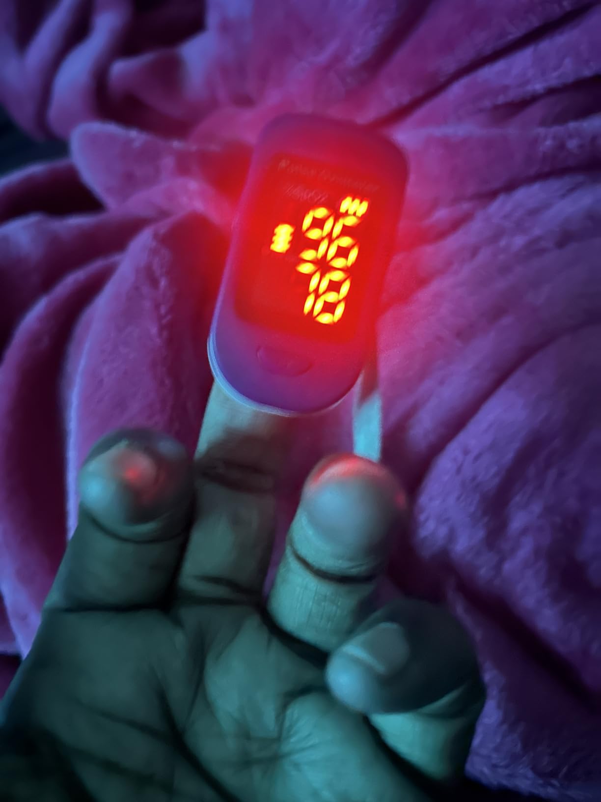 Zacurate 500BL Fingertip Pulse Oximeter Blood Oxygen Saturation Monitor with Batteries Included (Navy Blue) customer photo 1