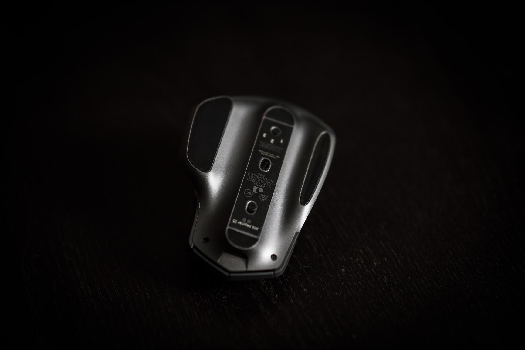Logitech MX Master 2S Bluetooth Edition Wireless Mouse, Multi-Surface, Hyper-Fast Scrolling, Ergonomic, Rechargeable, Connects Up to 3 Mac/PC Computers, Color-Graphite customer photo 2