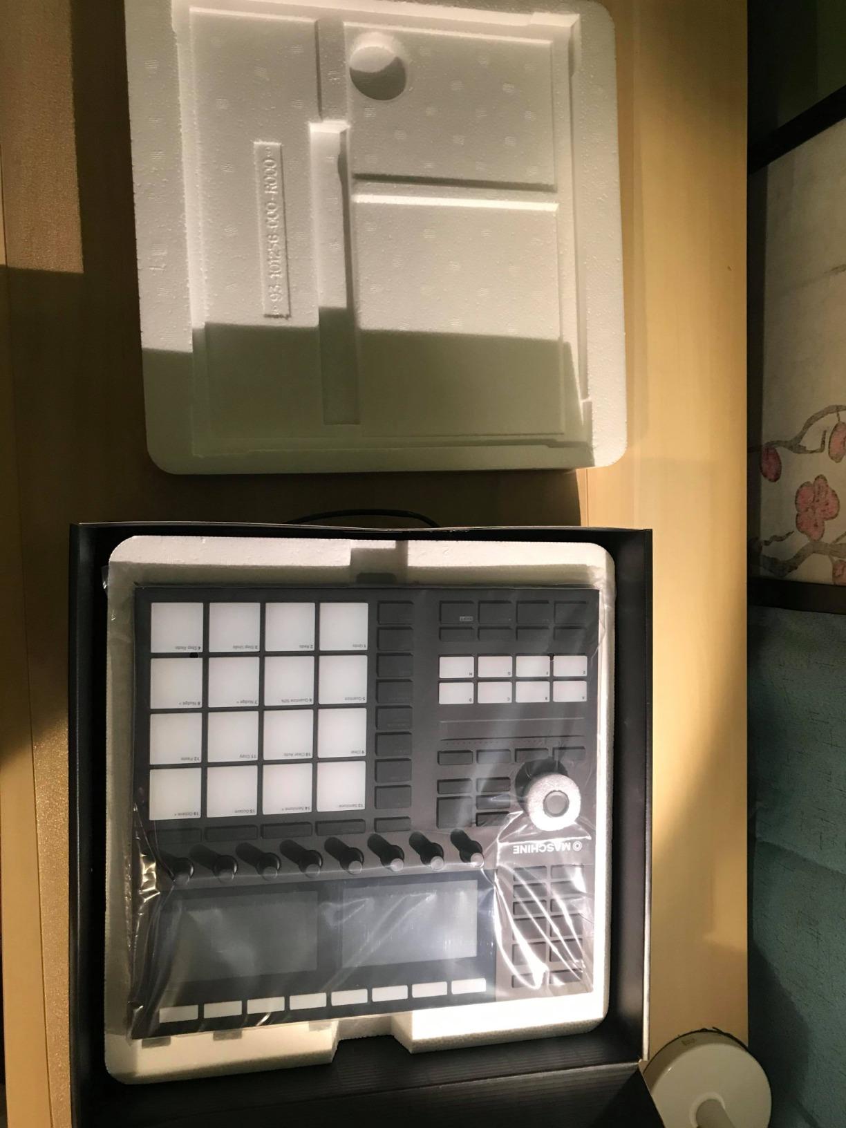 Native Instruments Maschine Mk3 Drum Controller customer photo 2