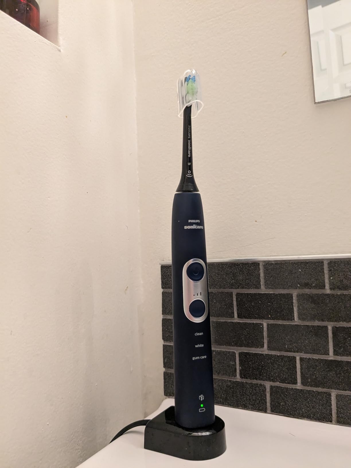 Philips Sonicare ProtectiveClean 6100 Rechargeable Electric Toothbrush, with Pressure Sensor, 3 Cleaning Modes, SmarTimer and QuadPacer, 14-Day Battery Life, Travel Case, Pink, Model HX6876/21 customer photo 2