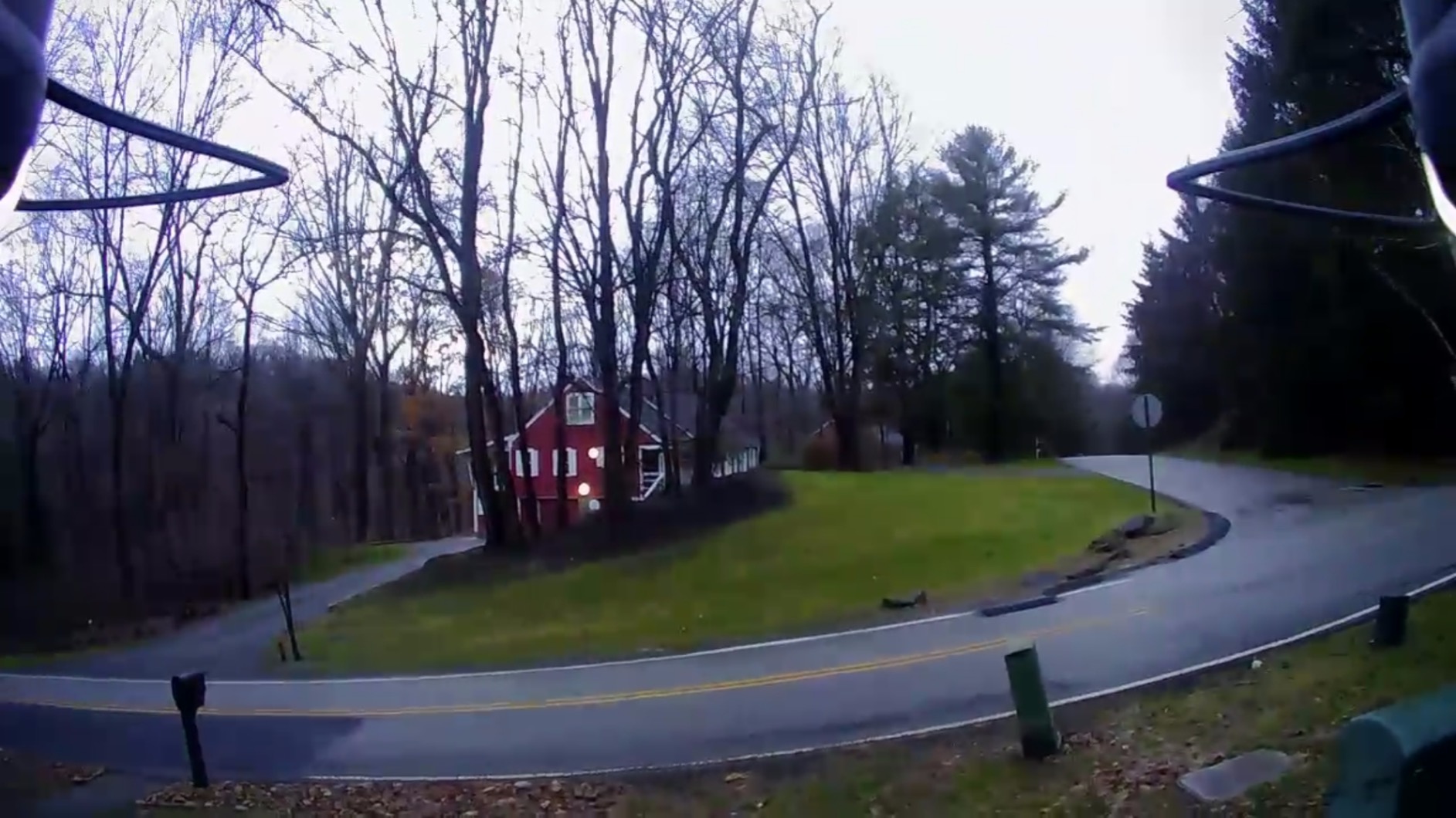 Holy Stone HS110D FPV RC Drone With 1080P HD Camera Live Video 120 Wide Angle WiFi Quadcopter With Gravity Sensor, Voice Control, Gesture Control, Altitude Hold customer photo 1