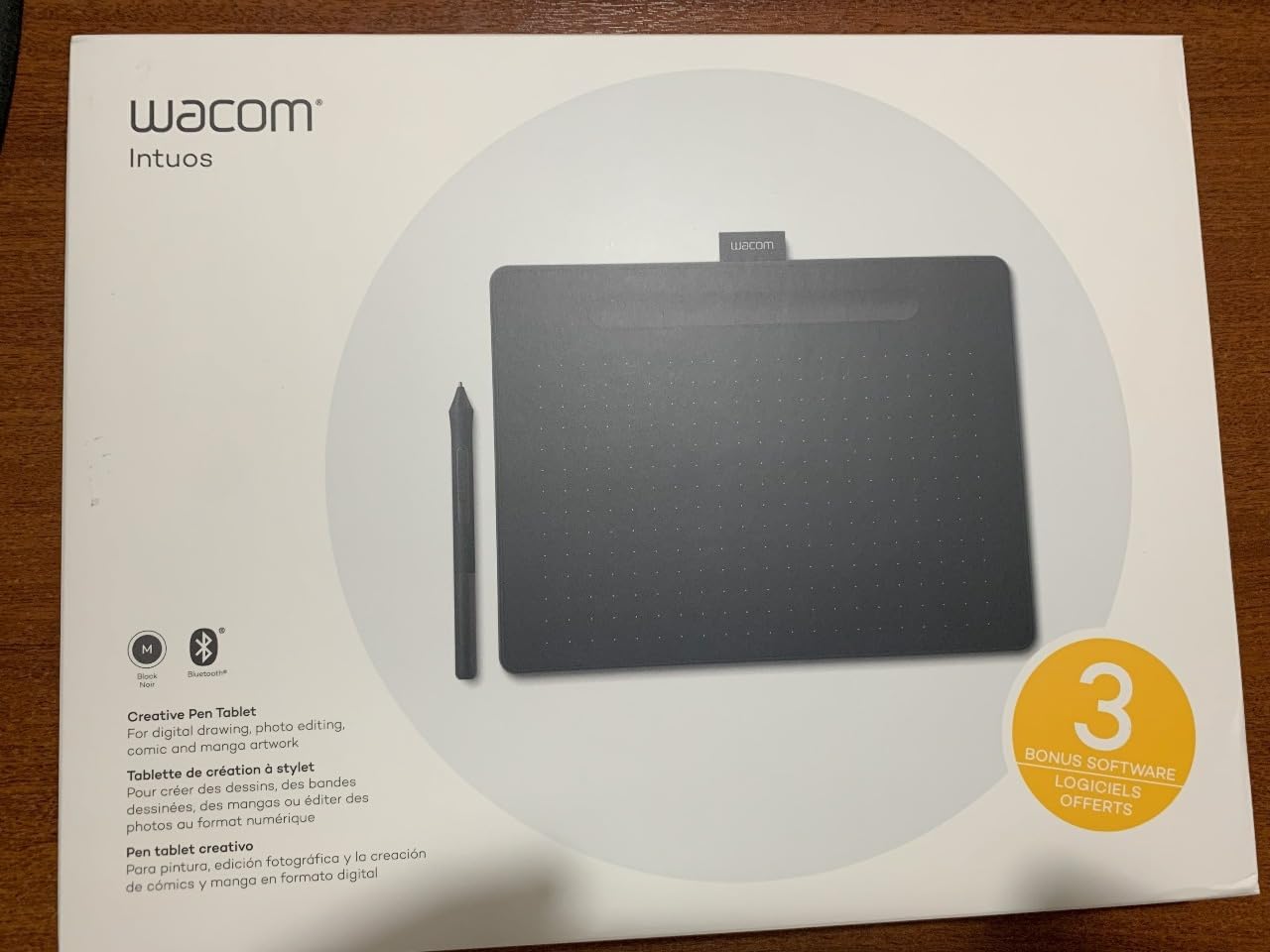Wacom Intuos Medium Bluetooth Graphics Drawing Tablet, Portable for Teachers, Students and Creators, 4 Customizable ExpressKeys, Compatible with Chromebook Mac OS Android and Windows - Black customer photo 1