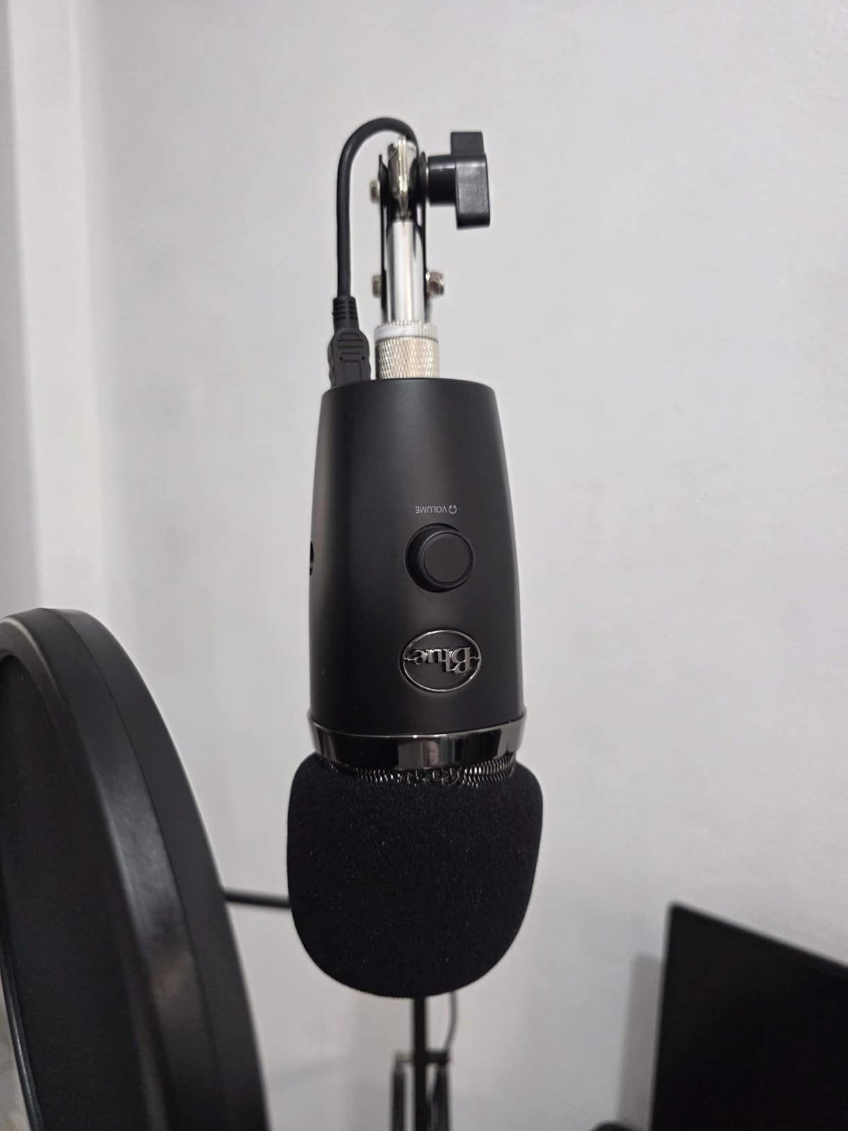 Logitech for Creators Blue Yeti Nano USB Microphone for Gaming, Streaming, Podcasting, Twitch, YouTube, Discord, Recording for PC and Mac, Plug & Play - Shadow Grey customer photo 1