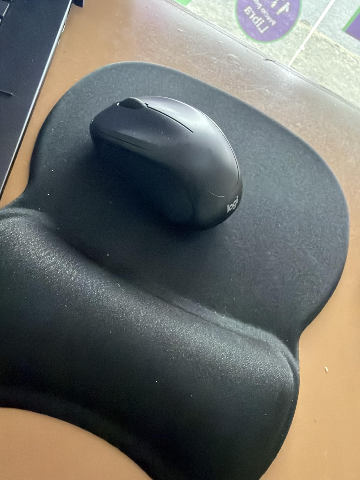 MROCO Ergonomic Mouse Pad with Gel Wrist Rest, Smooth Wrist Support Surface, Non-Slip PU Base for Pain Relief, Comfortable Mousepad for Computer, Laptop, Office & Home, 9.4 x 8.1 in, Black customer photo 1