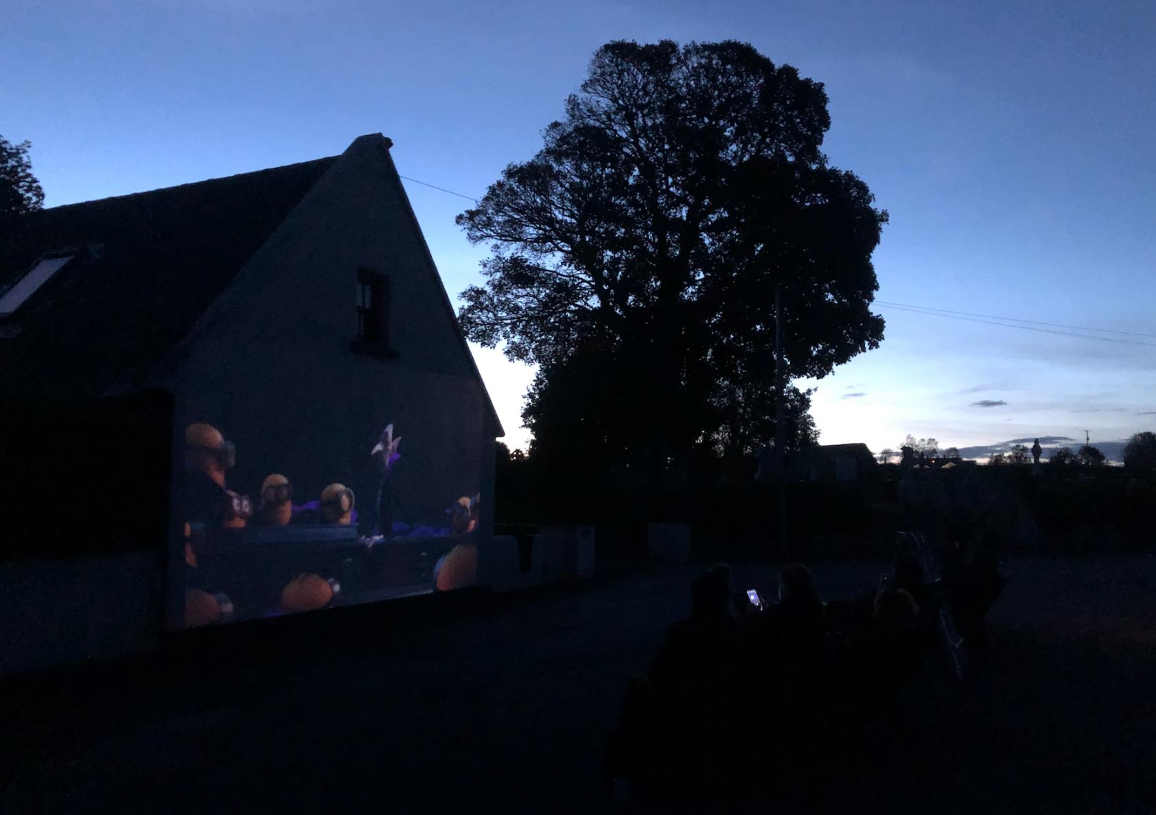 AKASO Mini Projector, Pocket-Sized DLP Portable Projector, 1080P Cookie Projector, Support HDMI WiFi Built-in Rechargeable Battery Stereo Speakers and Remote Control Movie Projector - Updated Type-C customer photo 1