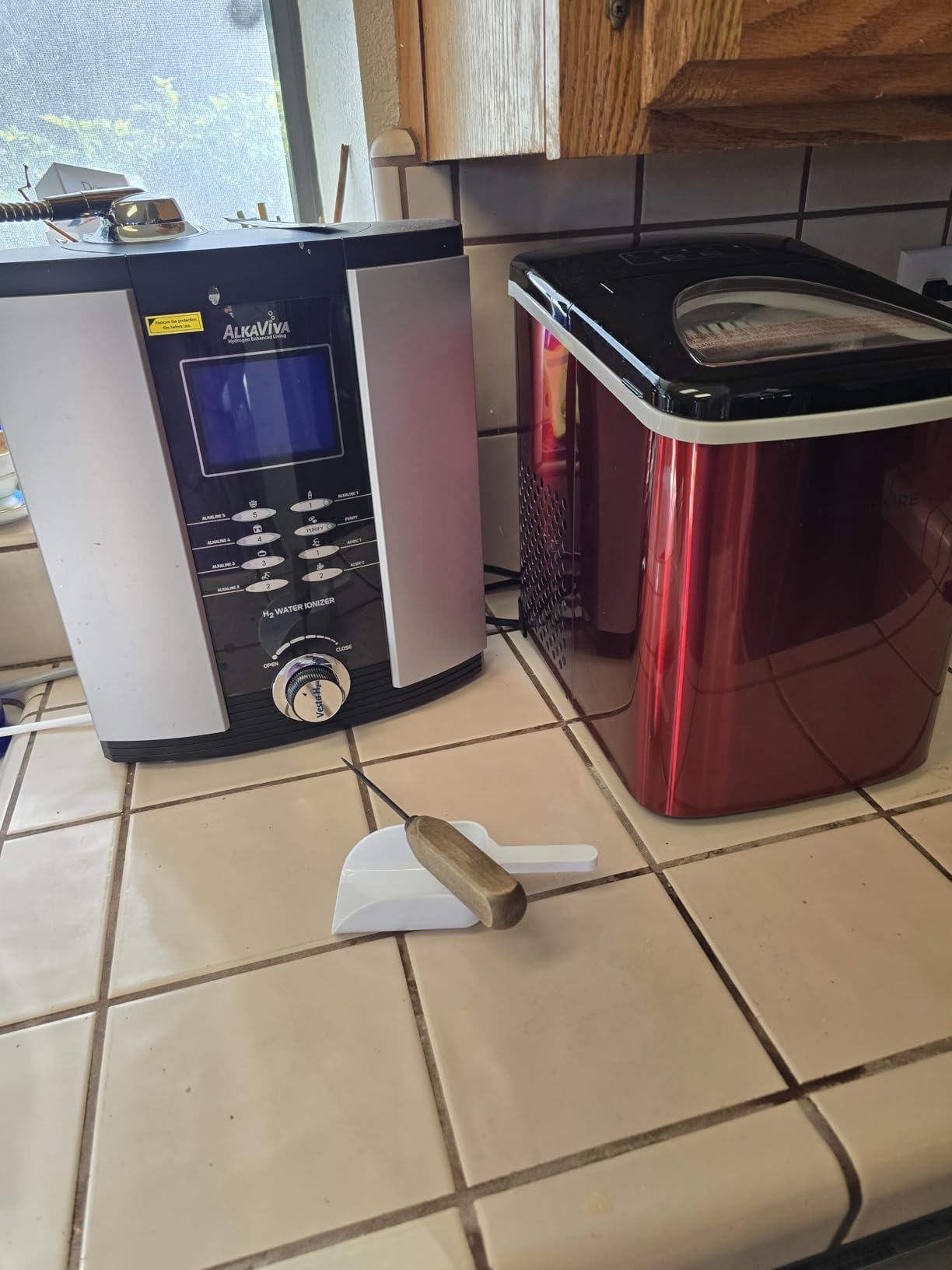 Frigidaire Countertop Portable, 26 lb per Day Bullet Ice Maker Machine (Black Stainless Steel) customer photo 2