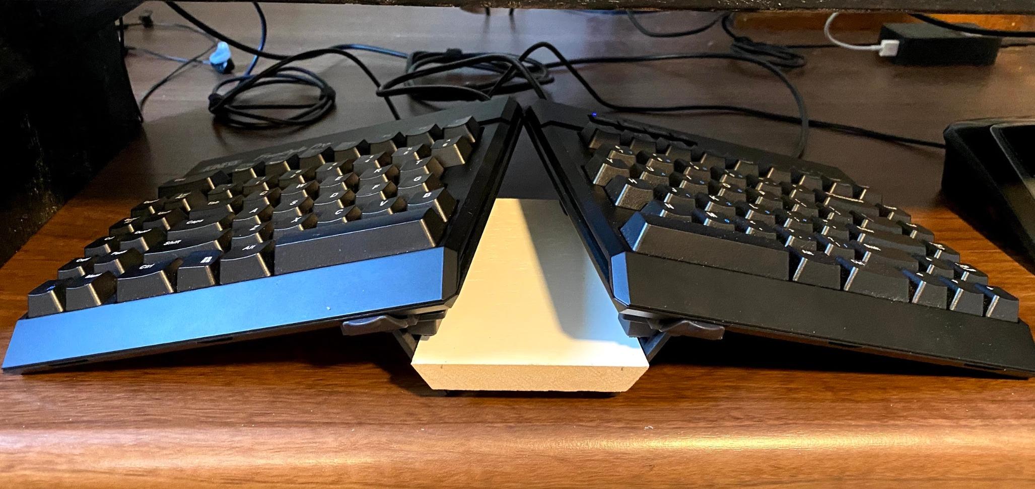 KINESIS USB-A Freestyle Pro Quiet Ergonomic Split Mechanical Keyboard (Cherry MX Silent Red Switches) customer photo 1