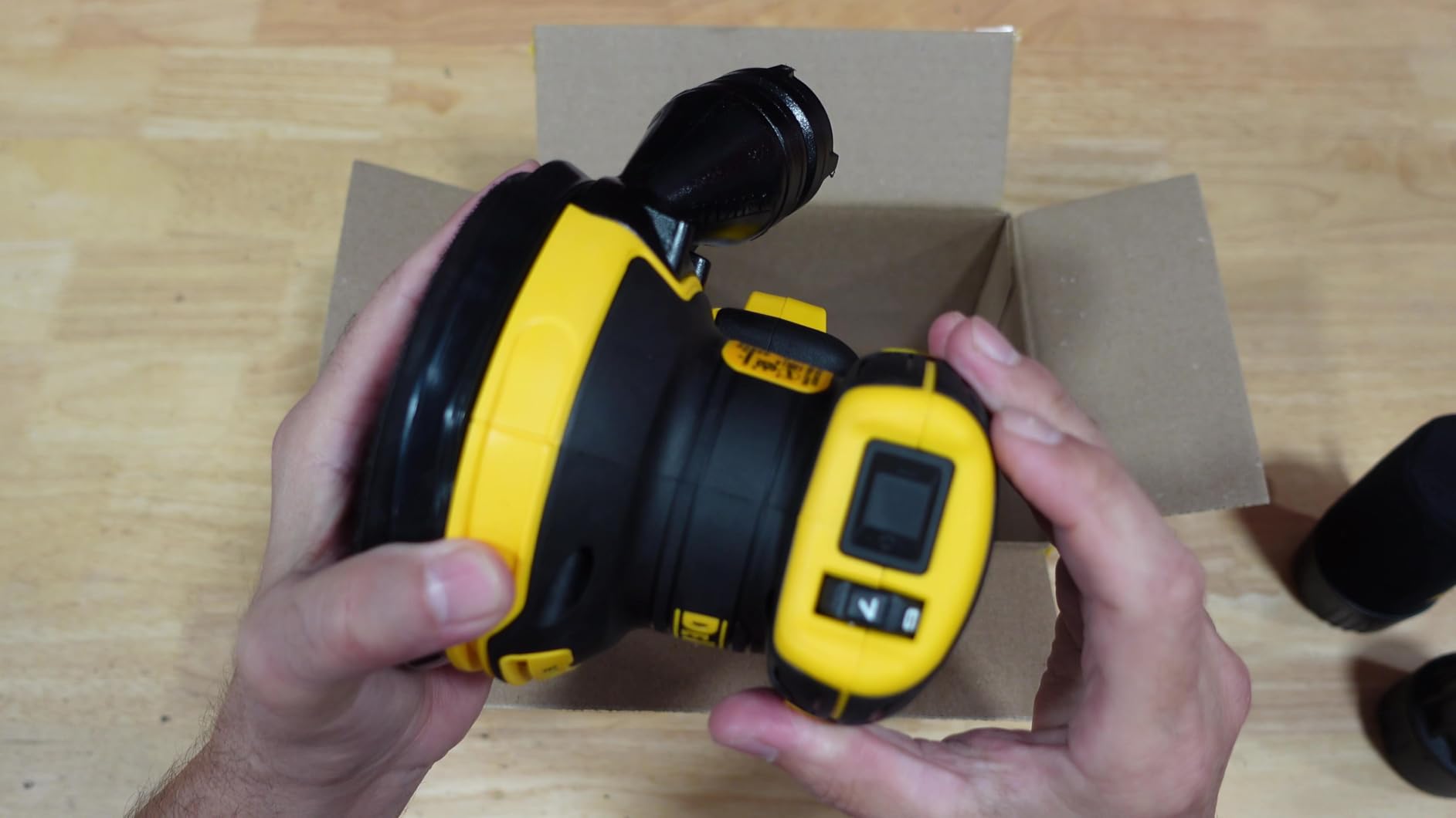 DEWALT 20V MAX Orbital Sander, Tool Only (DCW210B) customer photo 2