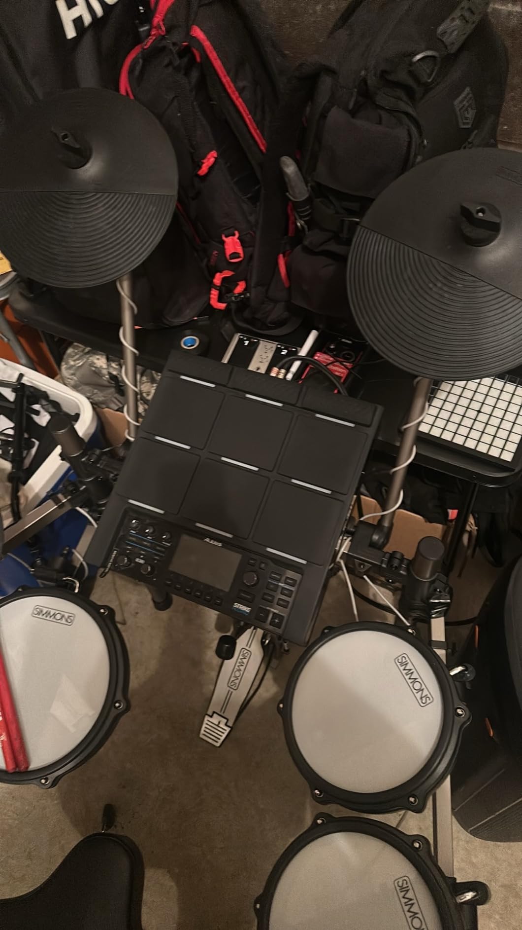 Alesis Strike Multipad - 9-Pad Percussion Instrument with Sampler, Looper, 2 Ins and Outs, Soundcard, Sample Loading via USB Thumb Drives and 4.3-Inch Display customer photo 1