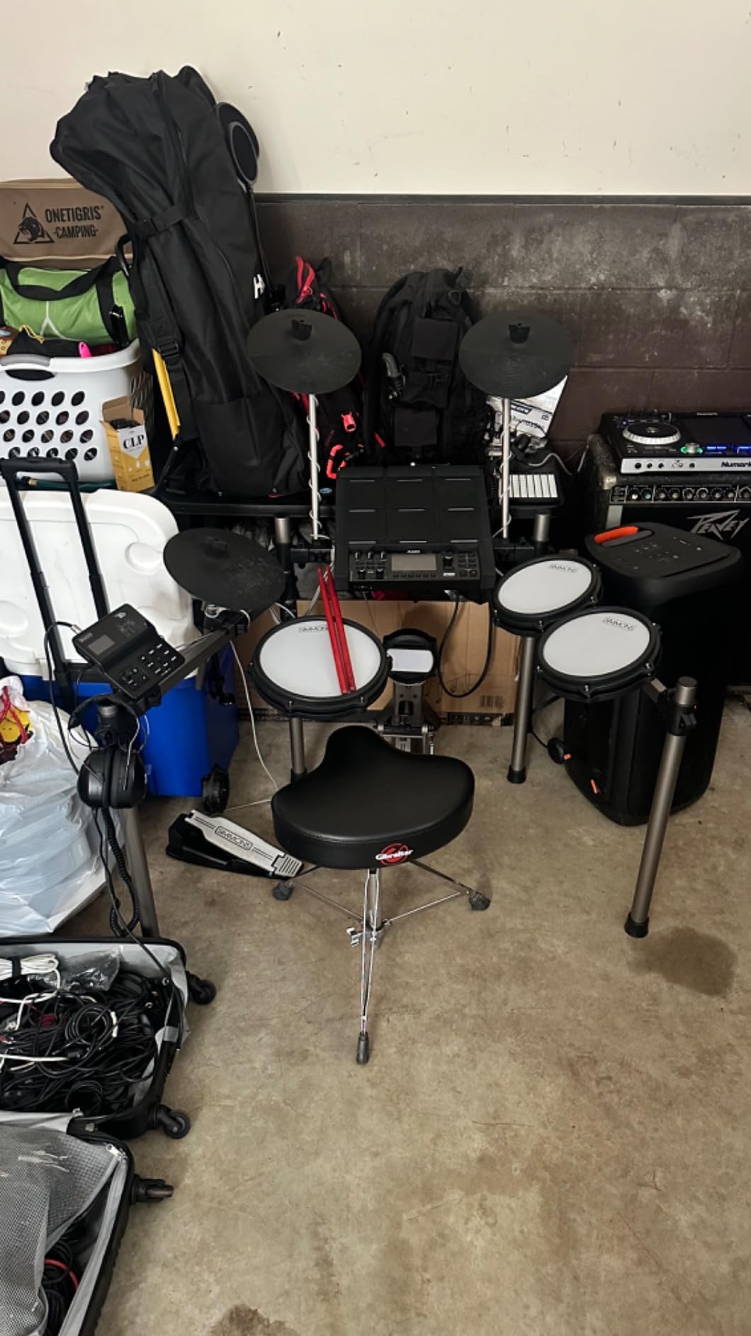 Alesis Strike Multipad - 9-Pad Percussion Instrument with Sampler, Looper, 2 Ins and Outs, Soundcard, Sample Loading via USB Thumb Drives and 4.3-Inch Display customer photo 2