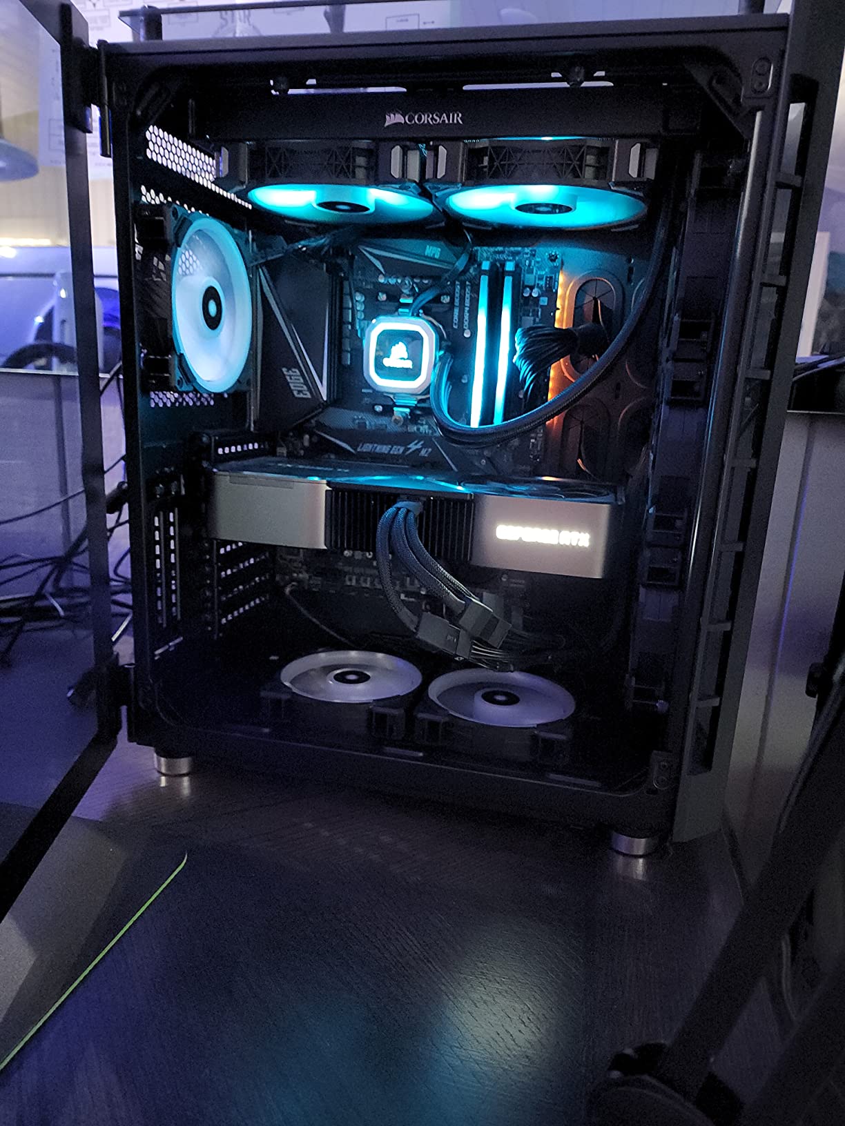 Corsair Crystal Series 680X RGB High Airflow Tempered Glass ATX Smart Case, Black customer photo 1