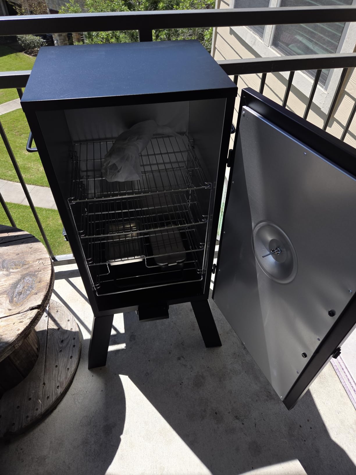 Masterbuilt® 30-inch Electric Vertical BBQ Smoker with Analog Temperature Control, Chrome Smoking Racks and 535 Cooking Square Inches in Black, Model MB20070210 customer photo 1