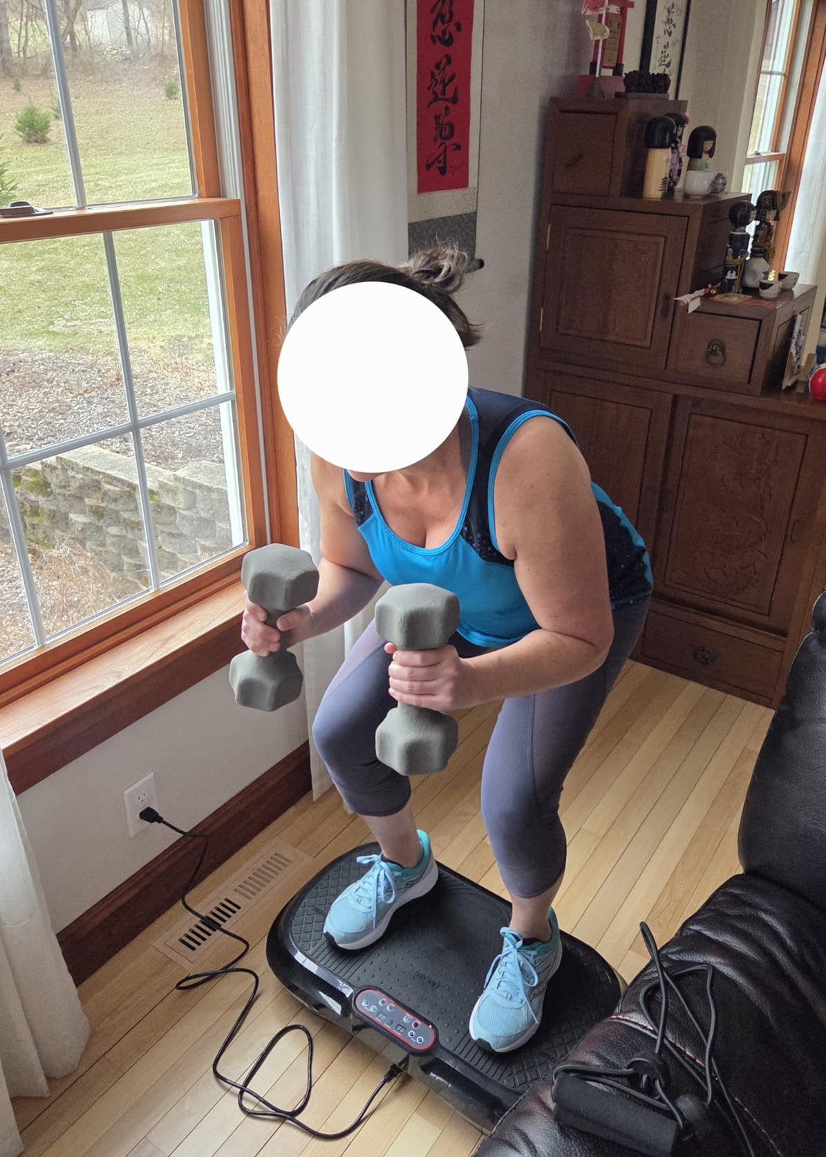 Lifepro Waver Vibration Plate Exercise Machine for Lymphatic Drainage, Muscle Activation, Full-Body Workout Vibrating Platform with Loop Bands, Fitness Equipment for Strength Toning & Fat Loss customer photo 2