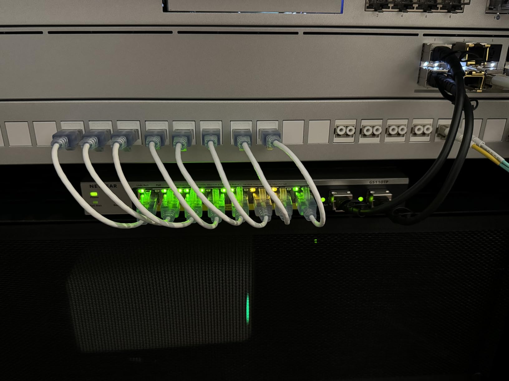 NETGEAR 10-Port PoE Gigabit Ethernet Smart Switch (GS110TP) - Managed, with 8 x PoE+ @ 55W, 2 x 1G SFP, Optional Insight Cloud Management, Desktop or Wall Mount customer photo 2
