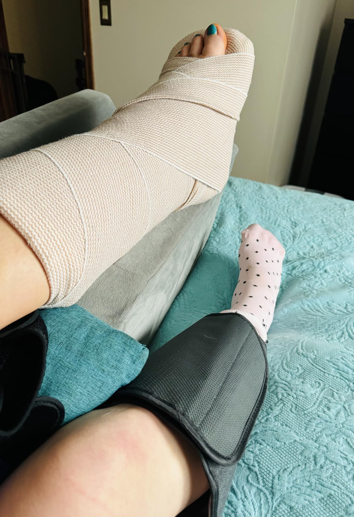 QUINEAR Air Compression Leg Massager for Circulation & Pain Relief, Calf Massagers with 2 Modes & 3 Intensities, Sequential Compression Device (SCD) for RLS, Edema, FSA-HSA customer photo 1