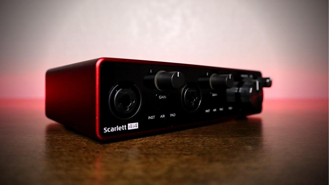 Focusrite Scarlett 4i4 3rd Gen USB Audio Interface for Recording, Songwriting, & Streaming - High-Fidelity, Studio Quality Recording customer photo 2