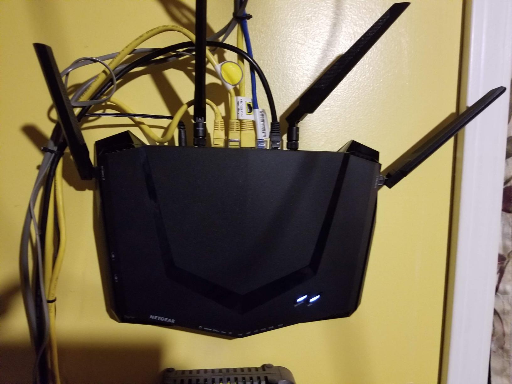 NETGEAR XR450 Nighthawk Pro Gaming WiFi Router, AC2400 Dual-Band Quad Stream Gigabit, Gaming Dashboard Powered by Dumaos customer photo 1