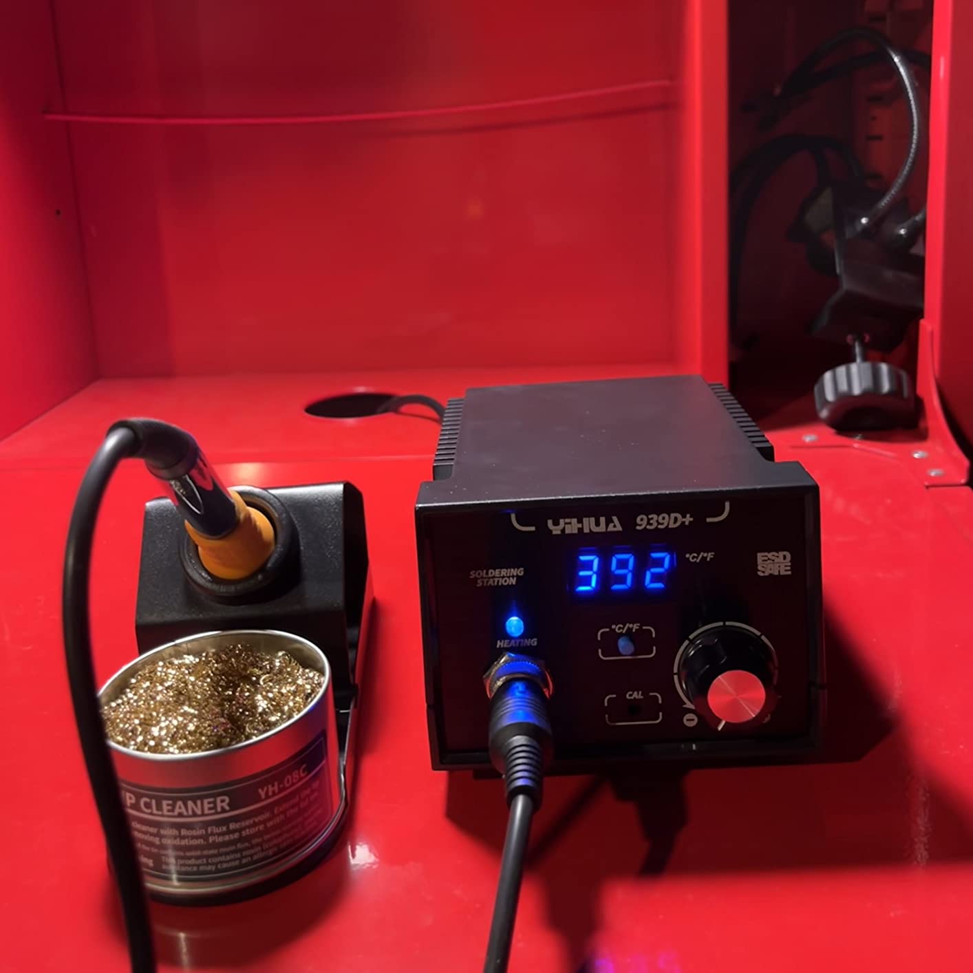 YIHUA 939D+ Digital Soldering Station, 75W Equivalent with Precision Heat Control (392°F to 896°F) and Built-in Transformer, ESD Safe, Lead Free with °C/°F display (Black) customer photo 2