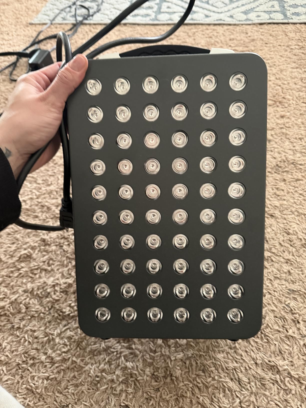 Hooga Red Light Therapy Panel - 660nm Red & 850nm Near Infrared Light Therapy Device, LED Light Therapy Lamp for Face & Body, 60 LEDs, Timer, Stand, Carrying Handle - HG300 customer photo 2