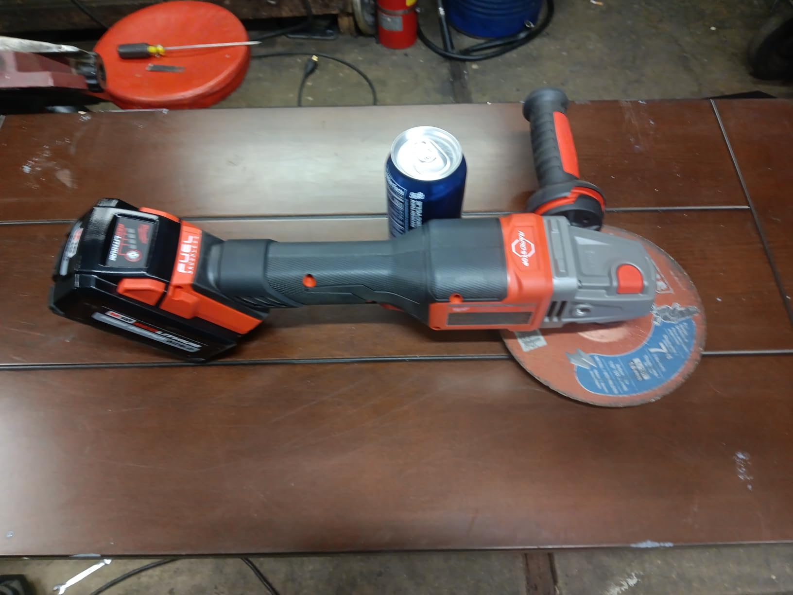 Milwaukee 2980-20 M18 FUEL 4-1/2 in. - 6 in. Braking Grinder with No-Lock Paddle Switch (Tool Only) customer photo 2