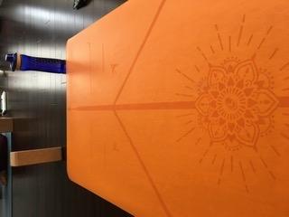 Liforme Special Yoga Mat - Free Yoga Bag Included - Patented Alignment System, Warrior-like Grip, Non-slip, Eco-friendly, Sweat-Resistant, Long, Wide, 4.2mm thick mat for comfort customer photo 2