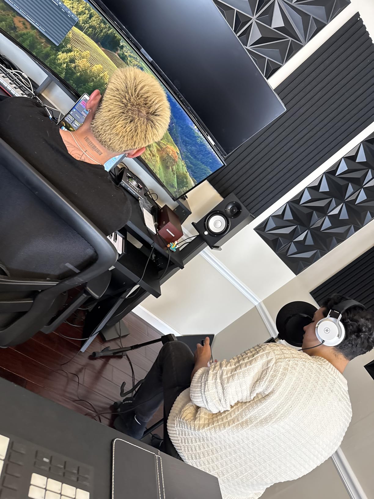 Glorious Sound Desk Pro Professional Studio Workstation in Black customer photo 1