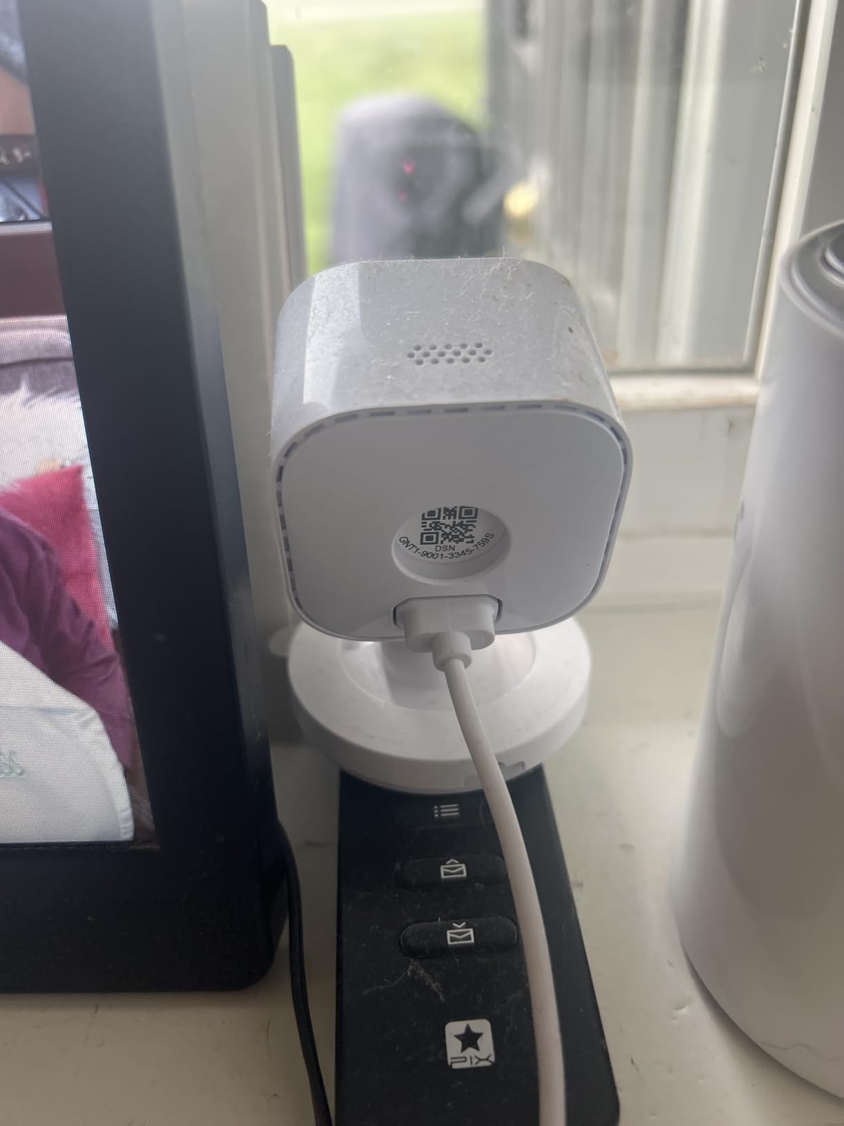 Blink Mini - Compact indoor plug-in smart security camera, 1080p HD video, night vision, motion detection, two-way audio, easy set up, Works with Alexa - 2 cameras (White) customer photo 2