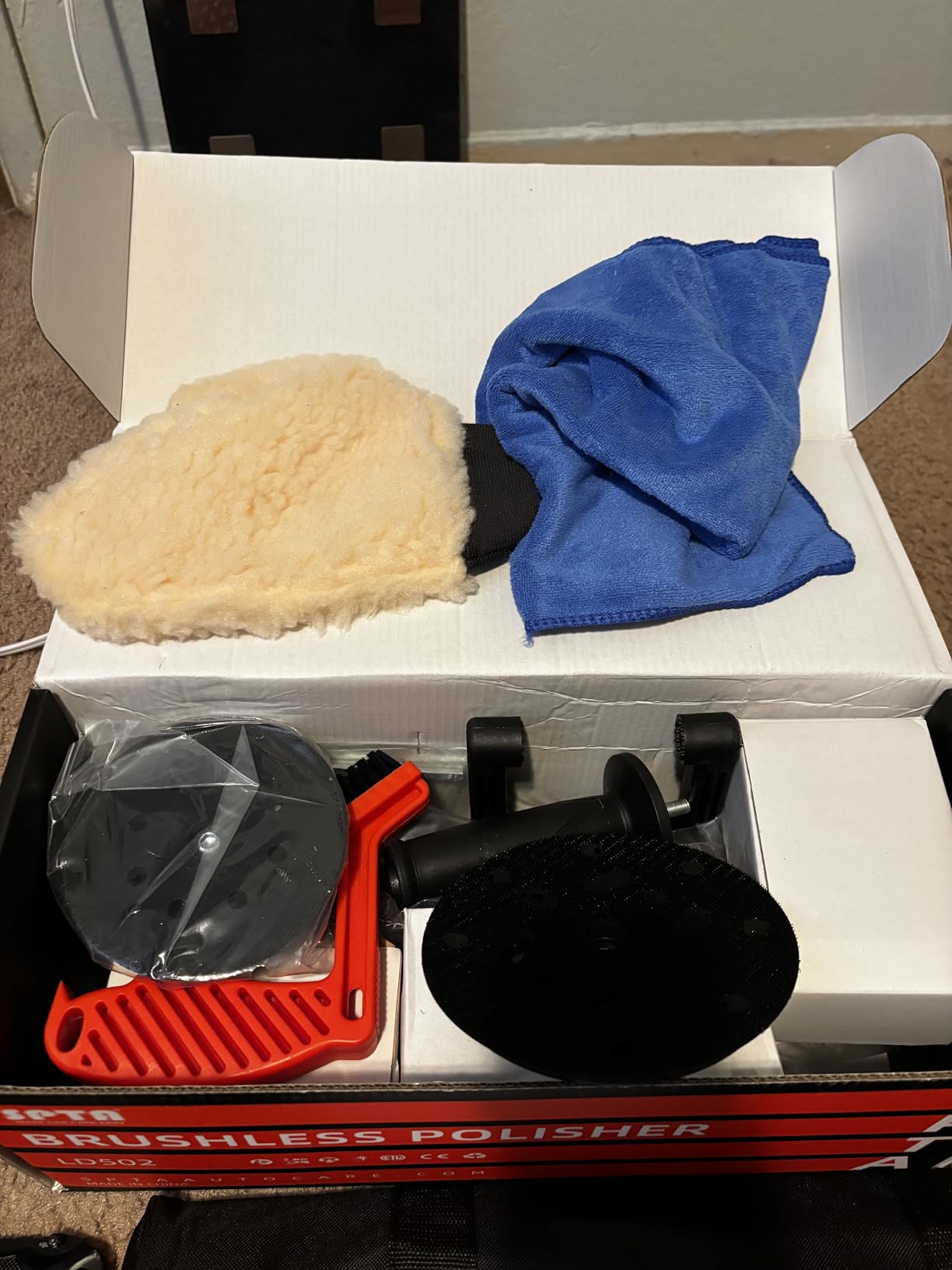 SPTA 18V Cordless Car Polisher, 15mm Orbit 2000-4800 OPM Portable Buffer Polisher with 7 Variable Speed 2Pcs 4.0Ah Battery, 6 Sponge Pads, 2 Wool Pad, Tool Bag for Car Polishing, Waxing customer photo 2