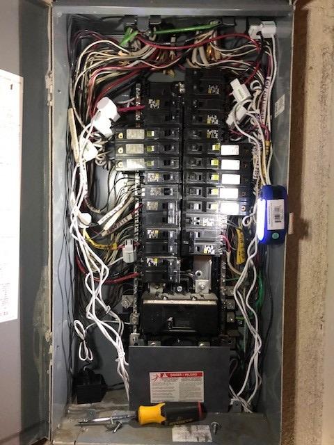 Vue Energy Monitor with Expansion Module | Real Time 24/7 Smart Home Electricity Monitor/Meter with 8 Sensors | Solar / Net Metering | Track Circuits Without the Guesswork | 3-Phase Option customer photo 2