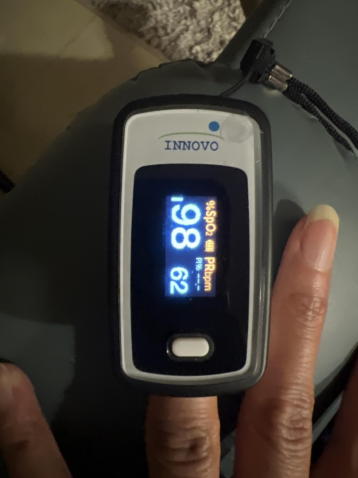 Innovo Deluxe iP900AP Fingertip Pulse Oximeter Blood Oxygen Saturation Monitor with Alarm, Plethysmograph and Perfusion Index customer photo 2