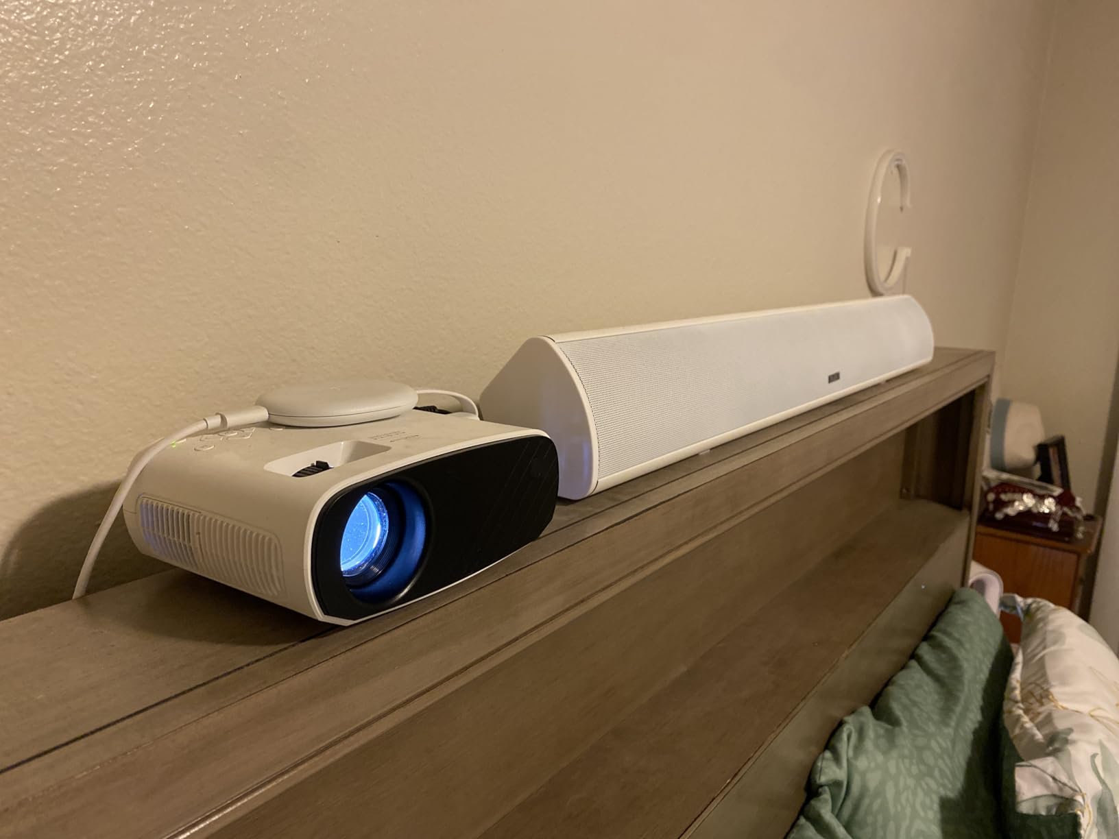 Mini Projector, ELEPHAS Portable Projector for iPhone, 7000L with Synchronize Smartphone Screen, Movie Projector with 1080P HD/200 Screen Support, Compatible with Android/iOS/TV Stick/HDMI/USB/SD customer photo 2