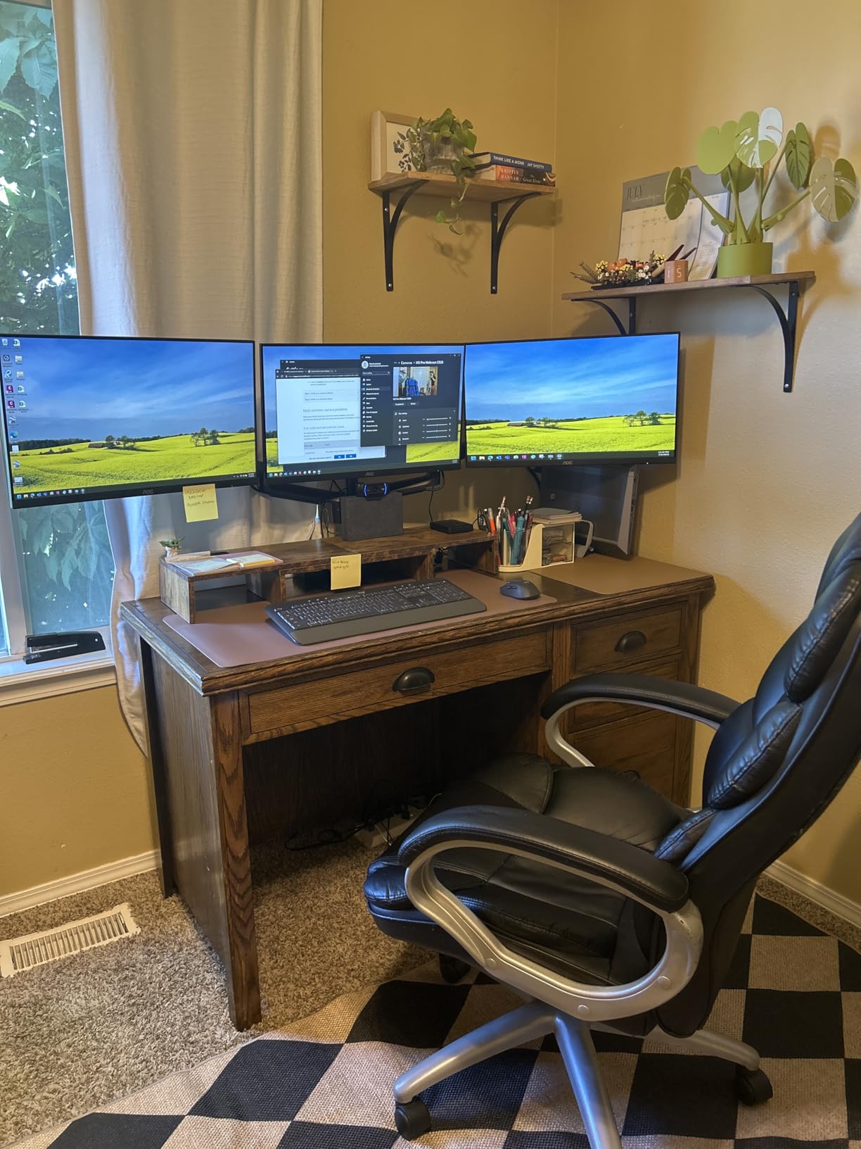 MOUNTUP Triple Monitor Stand Mount - 3 Monitors Desk Mount for Computer Screens Up to 27 inch, Triple Monitor Arm, Heavy Duty Monitors Stand customer photo 2