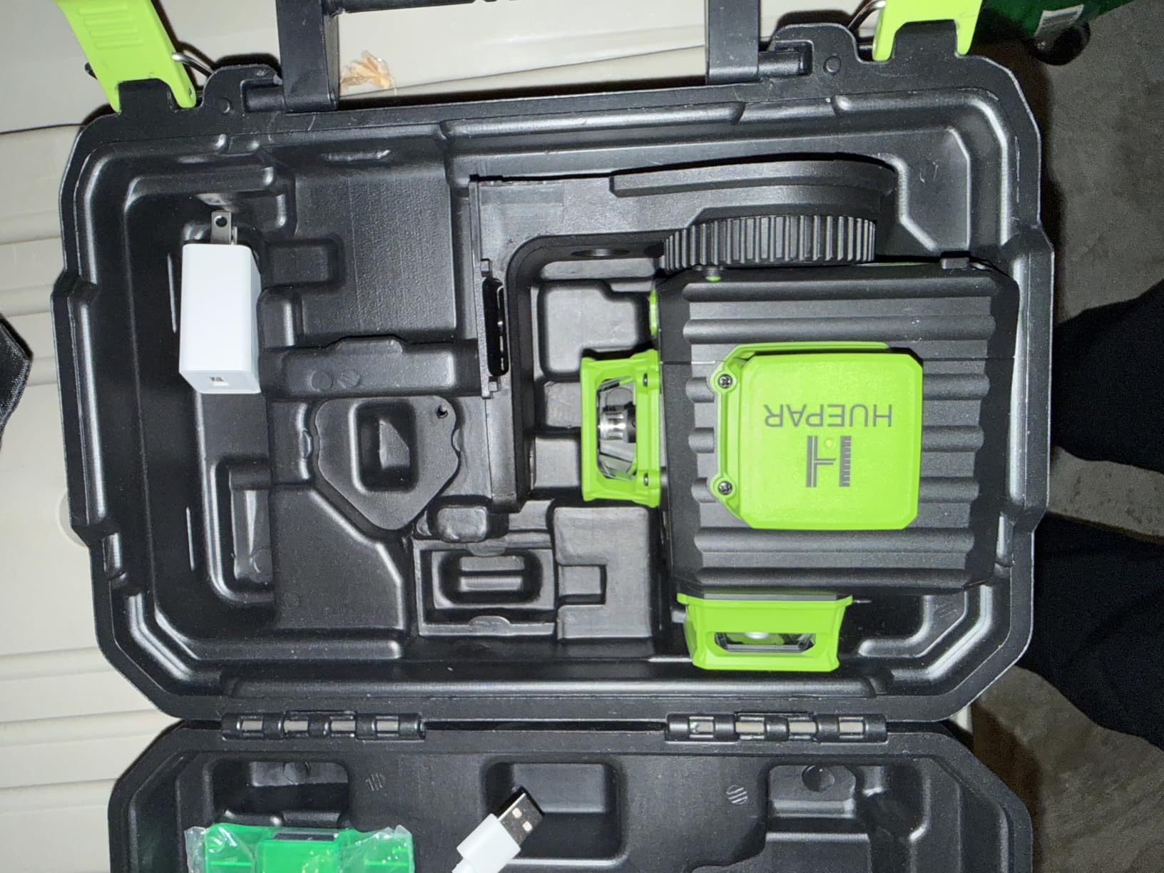 HUEPAR Laser Level 360 Self Leveling, Rechargeable 3D High Brightness Green Laser 3x360° Best Laser Leveler Tool for Construction and Picture Hanging, Strong Magnetic Bracket & Hard Suitcase -B03CG customer photo 1
