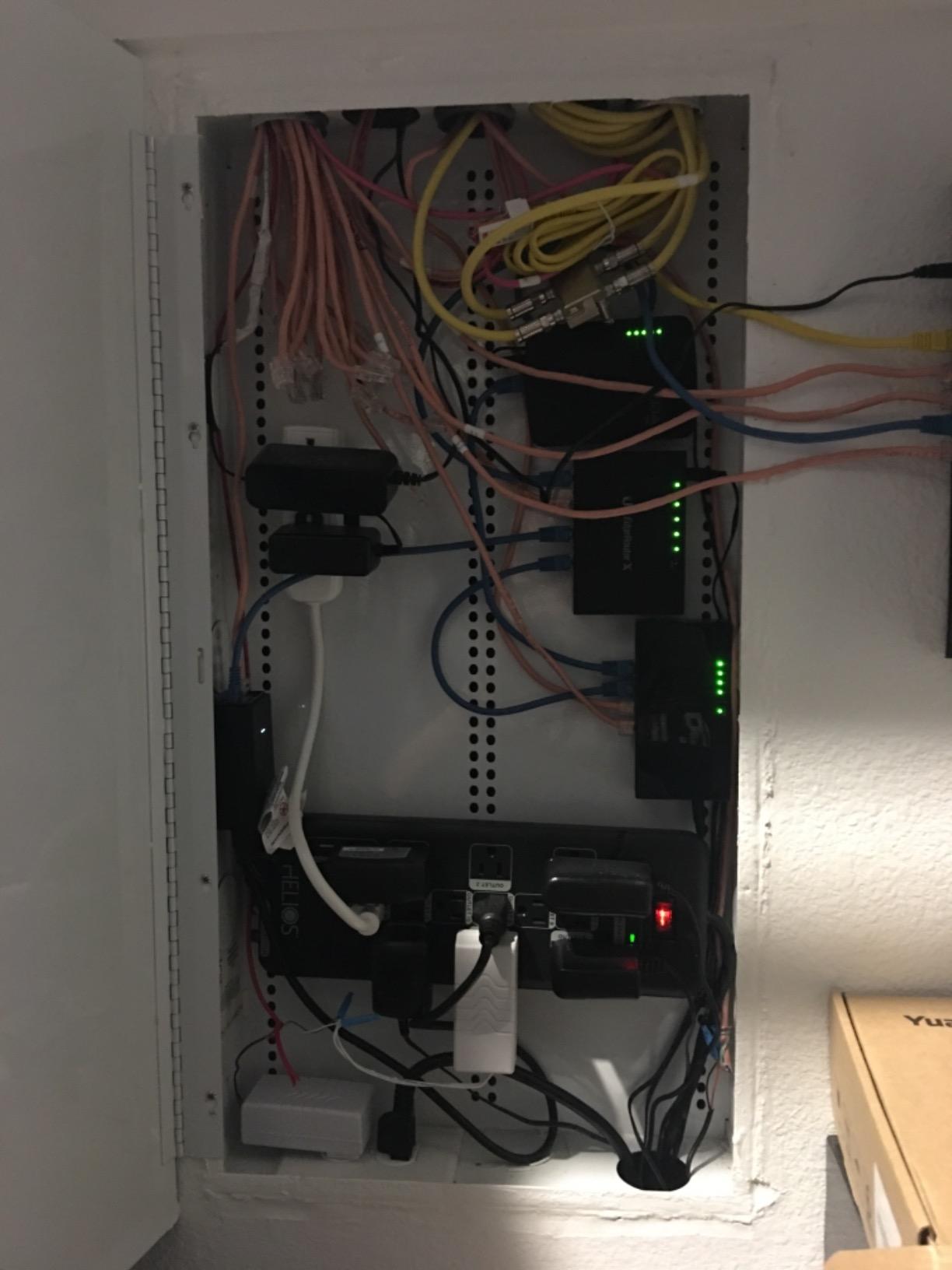 YuanLey 16 Port PoE Switch with 2 Gigabit Uplink, 16 PoE+ Port 10/100Mbps Network Switch, 802.3af/at Compliant, Durable Metal with 250W High Power, Unmanaged Plug and Play customer photo 2