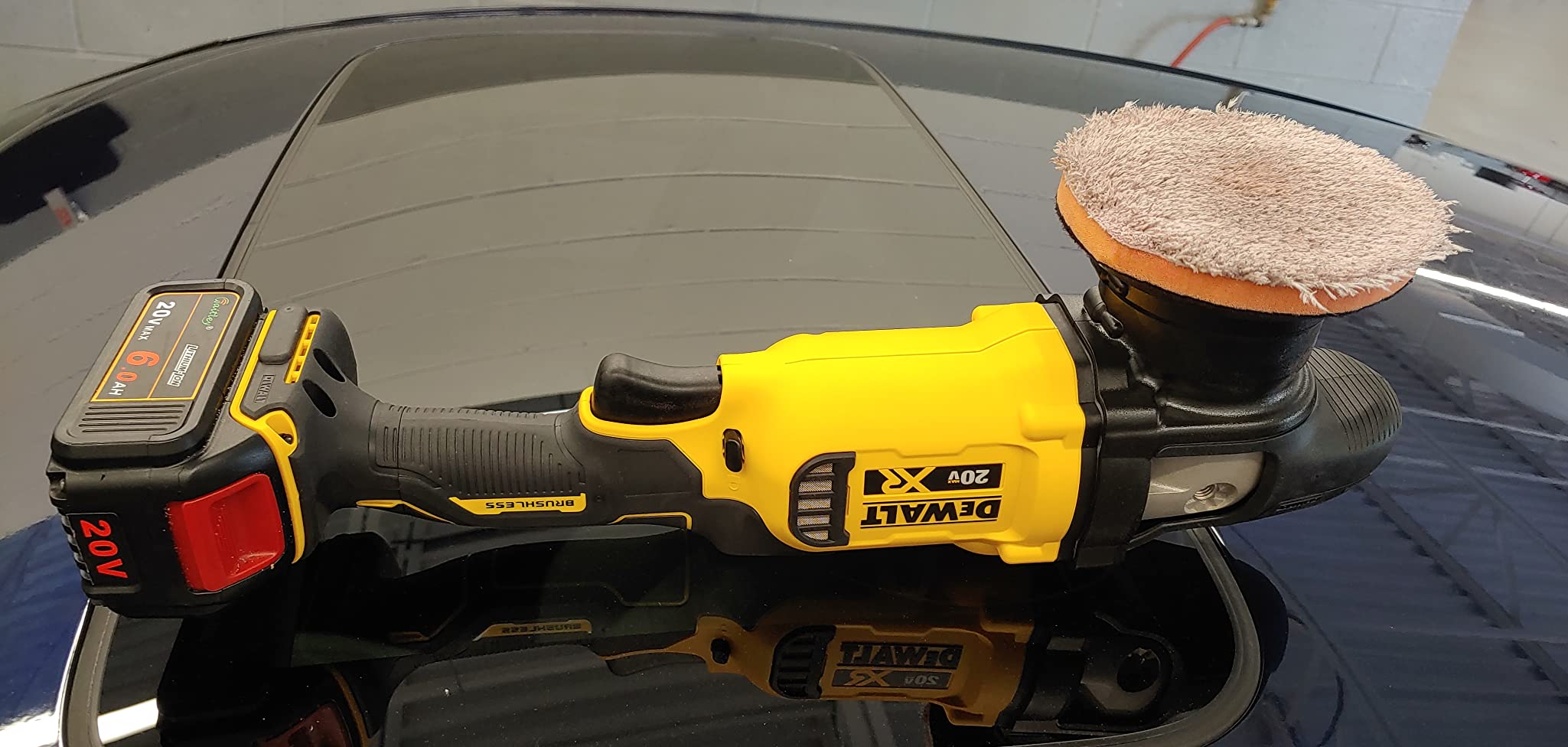 DEWALT 20V MAX XR Cordless Polisher, Variable-Speed, Random Orbit, 5-Inch, Tool Only (DCM848B) customer photo 2