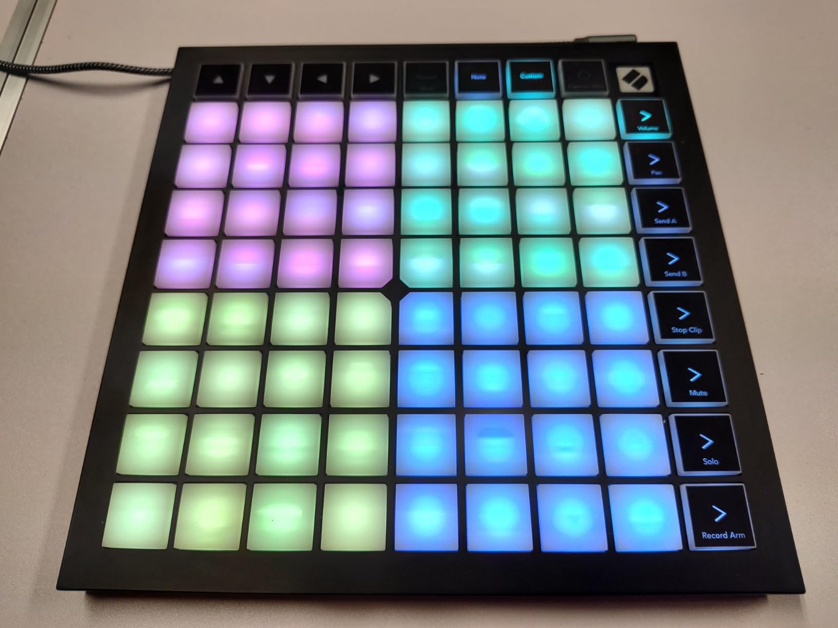 Novation Launchpad Pro MK3, MIDI 64-Grid Controller and Sequencer for Ableton Live, Logic Pro and Hardware customer photo 2