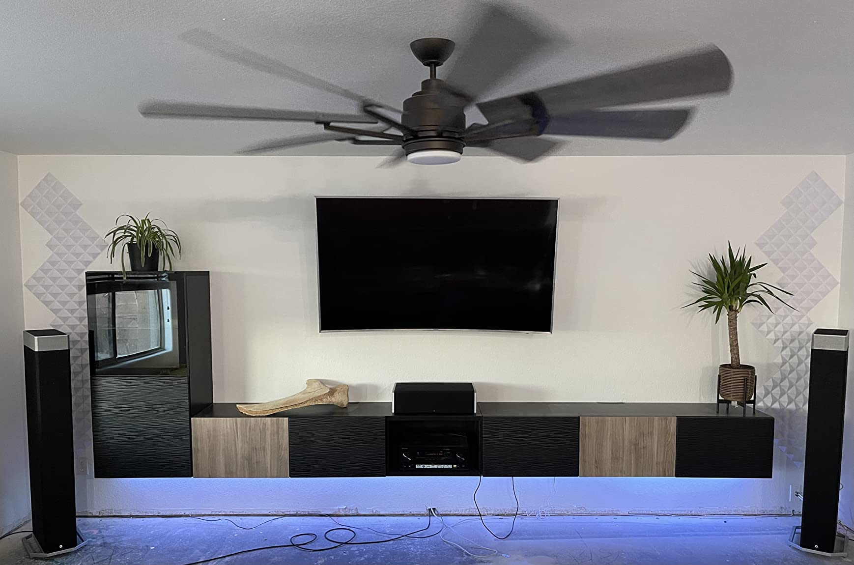 TroyStudio Acoustic Sound Diffuser Panels, 12 X 12 X 1 inches 16 Pcs PVC Plastic Wall Panel, Recording Studio Acoustical Treatments Diffusion panel, 3d Art Decorative Ceiling Tiles (Pyramid, White) customer photo 2