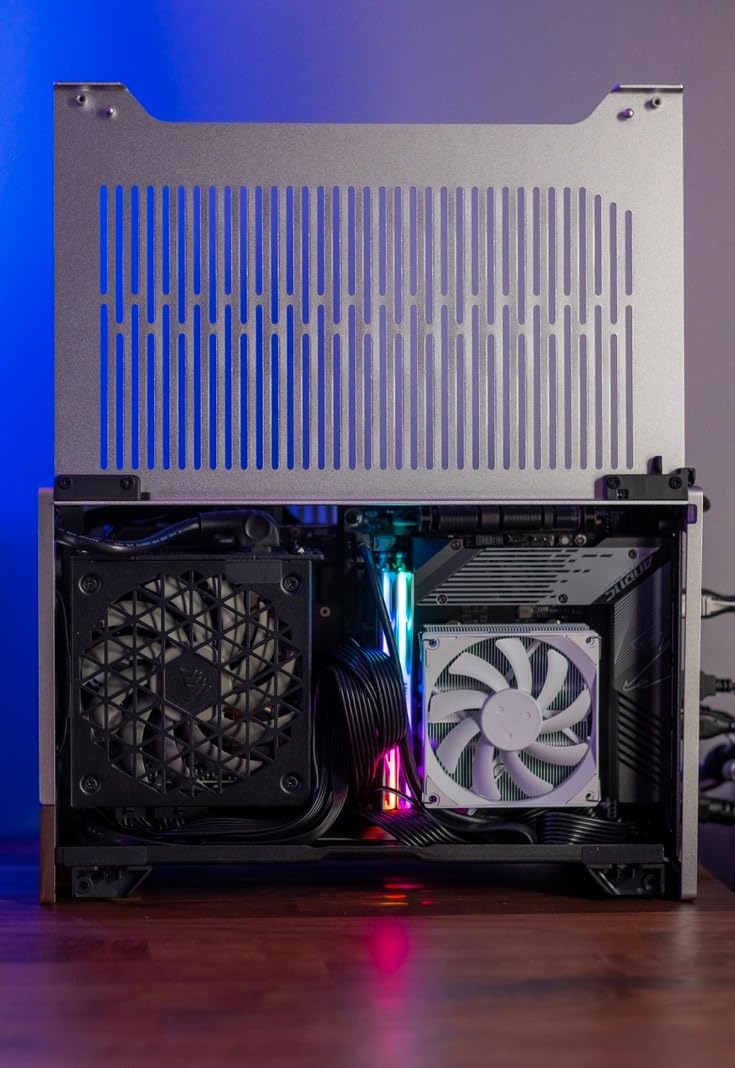 GIGABYTE B650I AORUS Ultra AMD AM5 Mini-ITX Motherboard, Support Ryzen 9000/8000/7000 Series, DDR5, 8+2+1 Power Phase, PCIe 5.0 M.2, USB-C 3.2 Gen 2, WIFI6E, 2.5GbE, EZ-Latch, Q-Flash customer photo 1