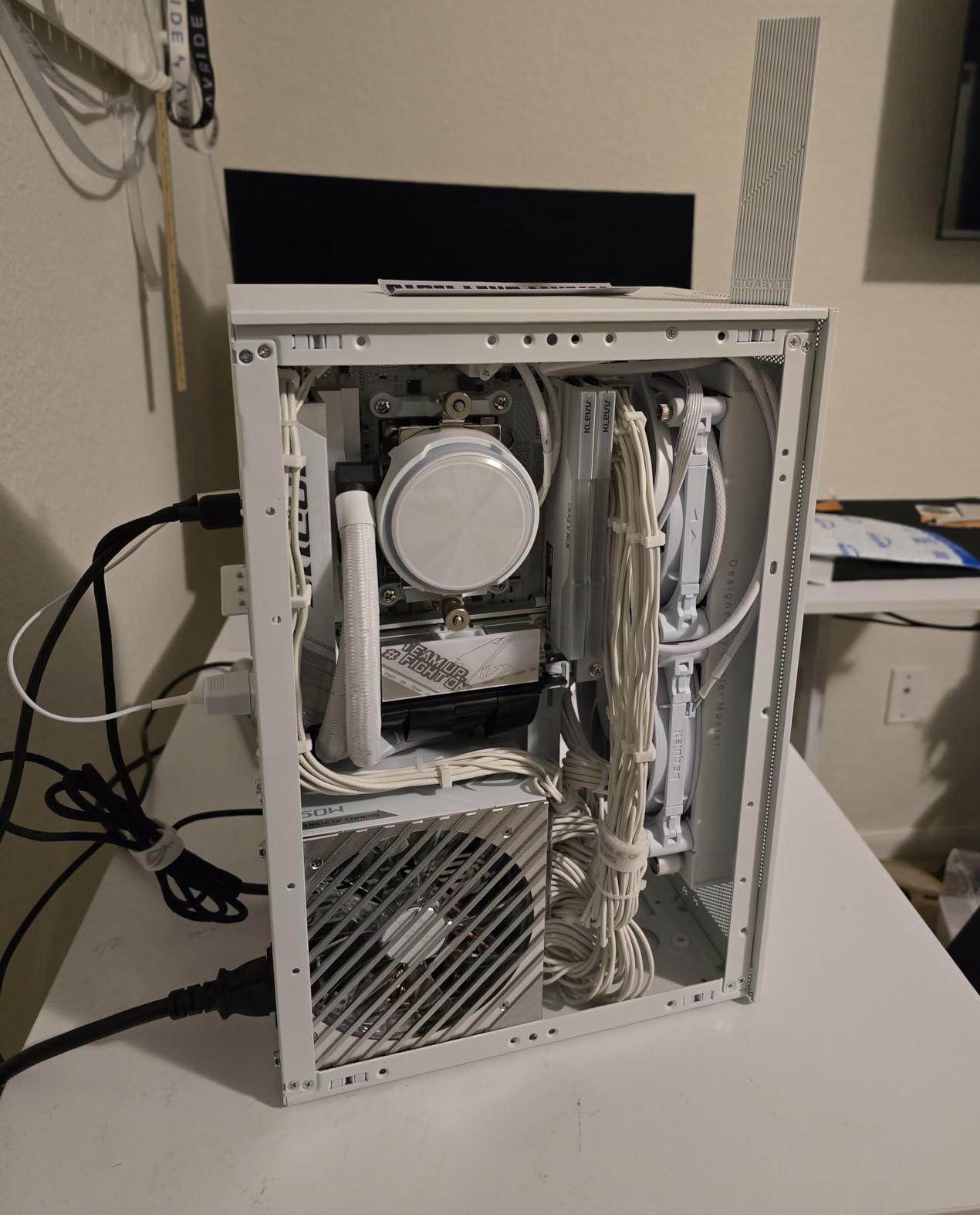 GIGABYTE X870I AORUS PRO ICE AMD AM5 LGA 1718 Motherboard, Mini-ITX, DDR5, 2X M.2, PCIe 5.0, USB-C, WIFI7, 2.5GbE LAN, EZ-Latch, 5-Year Warranty customer photo 1