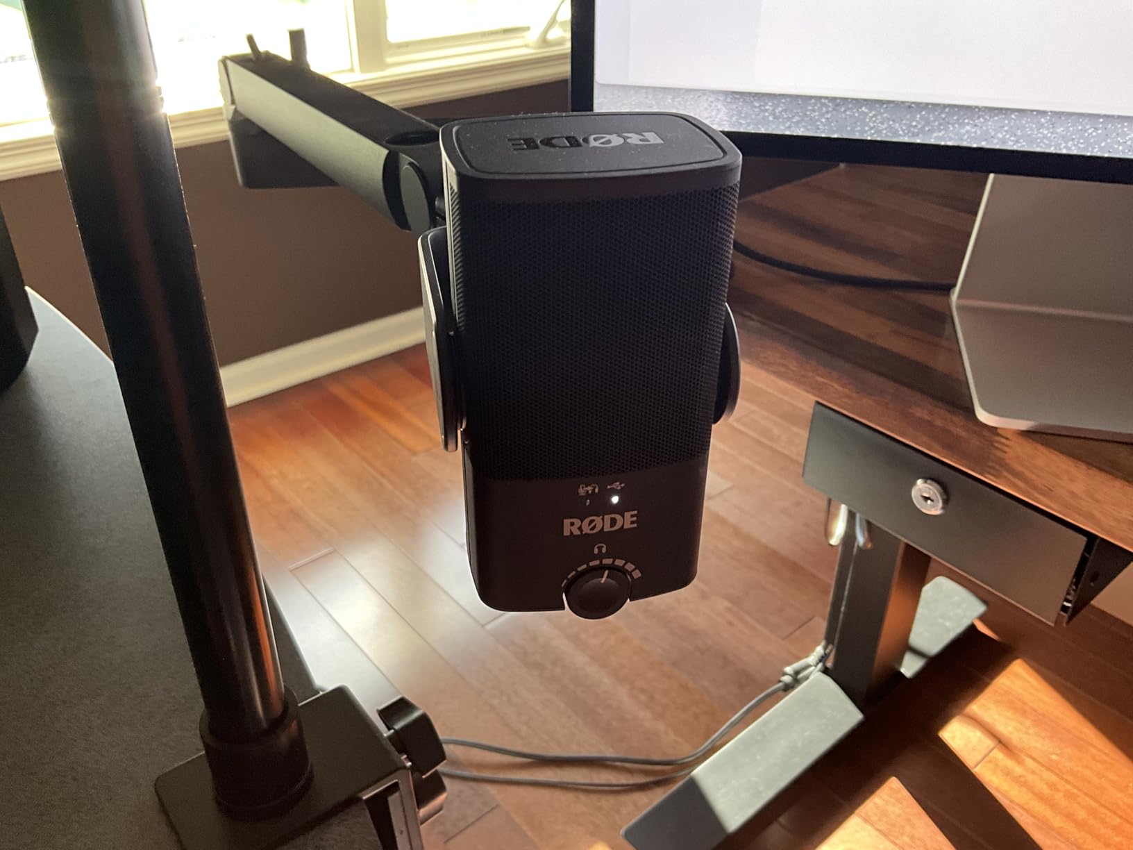 RØDE NT-USB Mini Versatile Studio-Quality Condenser USB Microphone customer photo 1