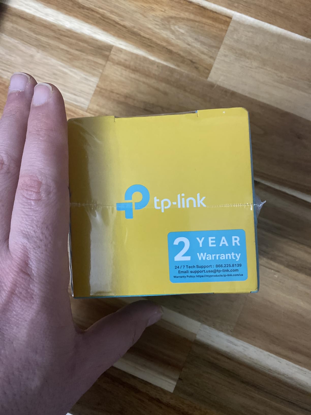 TP-Link Litewave 5 Port Gigabit Ethernet Switch | Desktop Ethernet Splitter | Unshielded Network Switch | Plug & Play | Fanless Quiet | Unmanaged (LS1005G) customer photo 1