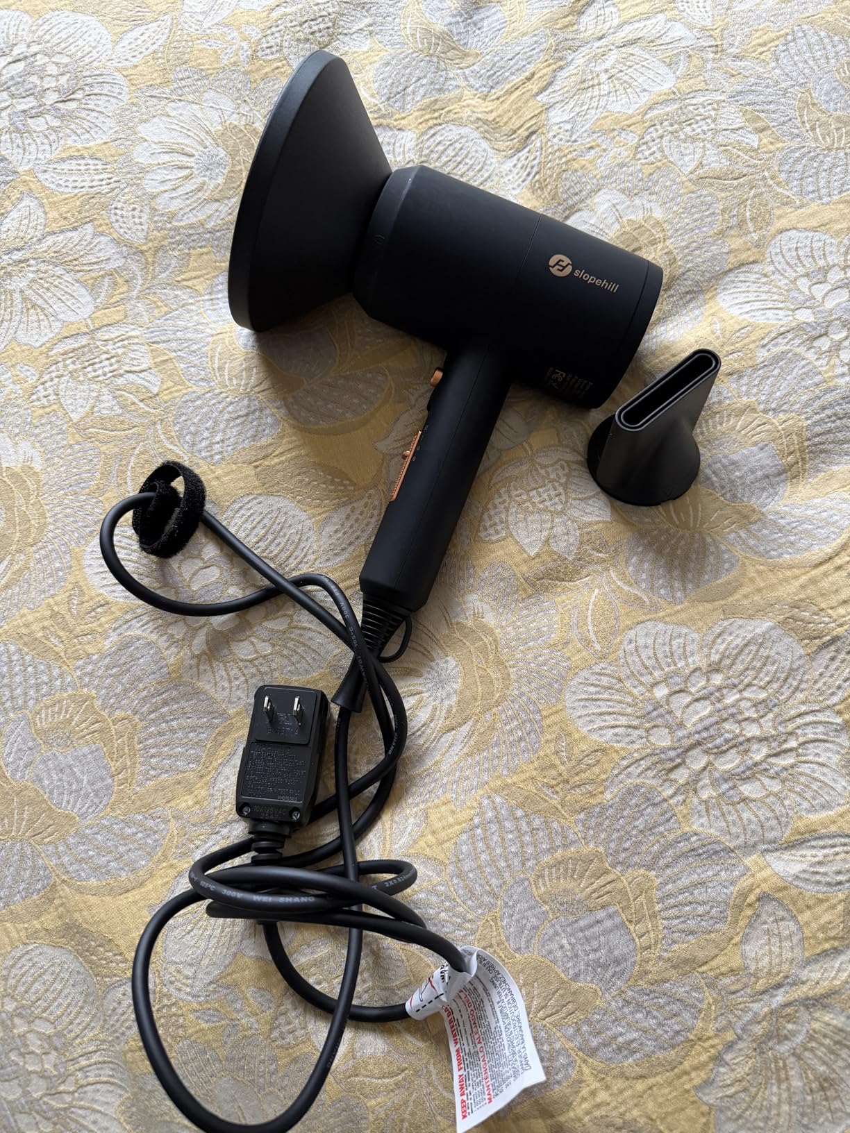 slopehill Professional Ionic Hair Dryer, Powerful 1800W Fast Drying Low Noise Blow Dryer with 2 Concentrator Nozzle 1 Diffuser Attachments for Home Salon Travel customer photo 2