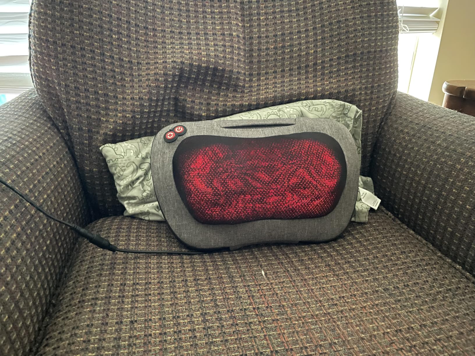 VIKTOR JURGEN Shiatsu Back Massager with Heat, Deep Tissue Massage for Neck, Shoulder, Upper & Lower Back Pain Relief, Electric Kneading 3D Massage Pillow customer photo 2