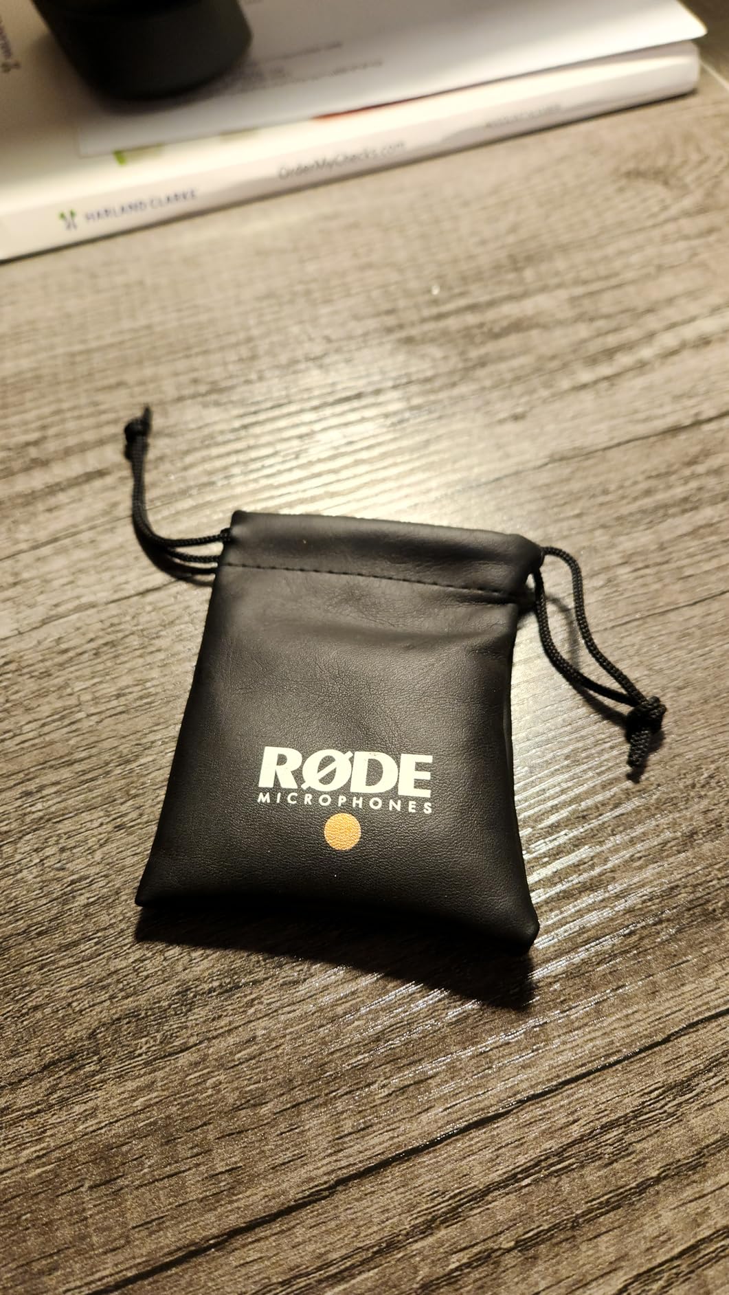 RODE Lavalier GO Professional Lavalier/Lapel Microphone Broadcast, Filmmaking, Content Creation, Location and Studio Voice Recording - White customer photo 1