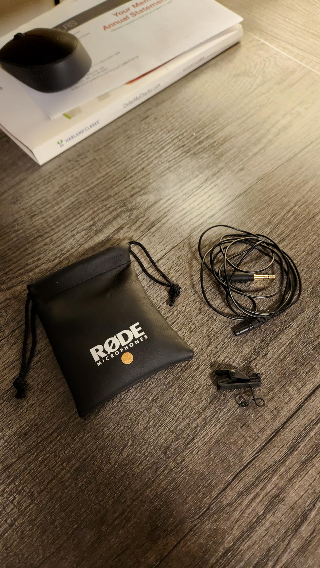 RODE Lavalier GO Professional Lavalier/Lapel Microphone Broadcast, Filmmaking, Content Creation, Location and Studio Voice Recording - White customer photo 2