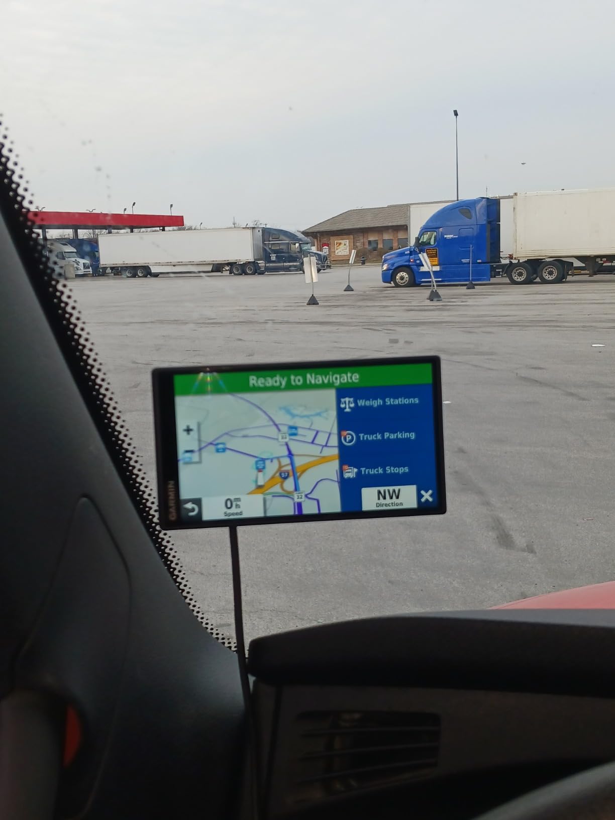 Garmin dezl OTR700, 7-inch GPS Truck Navigator, Easy-to-Read Touchscreen Display, Custom Truck Routing and Load-to-Dock Guidance customer photo 2